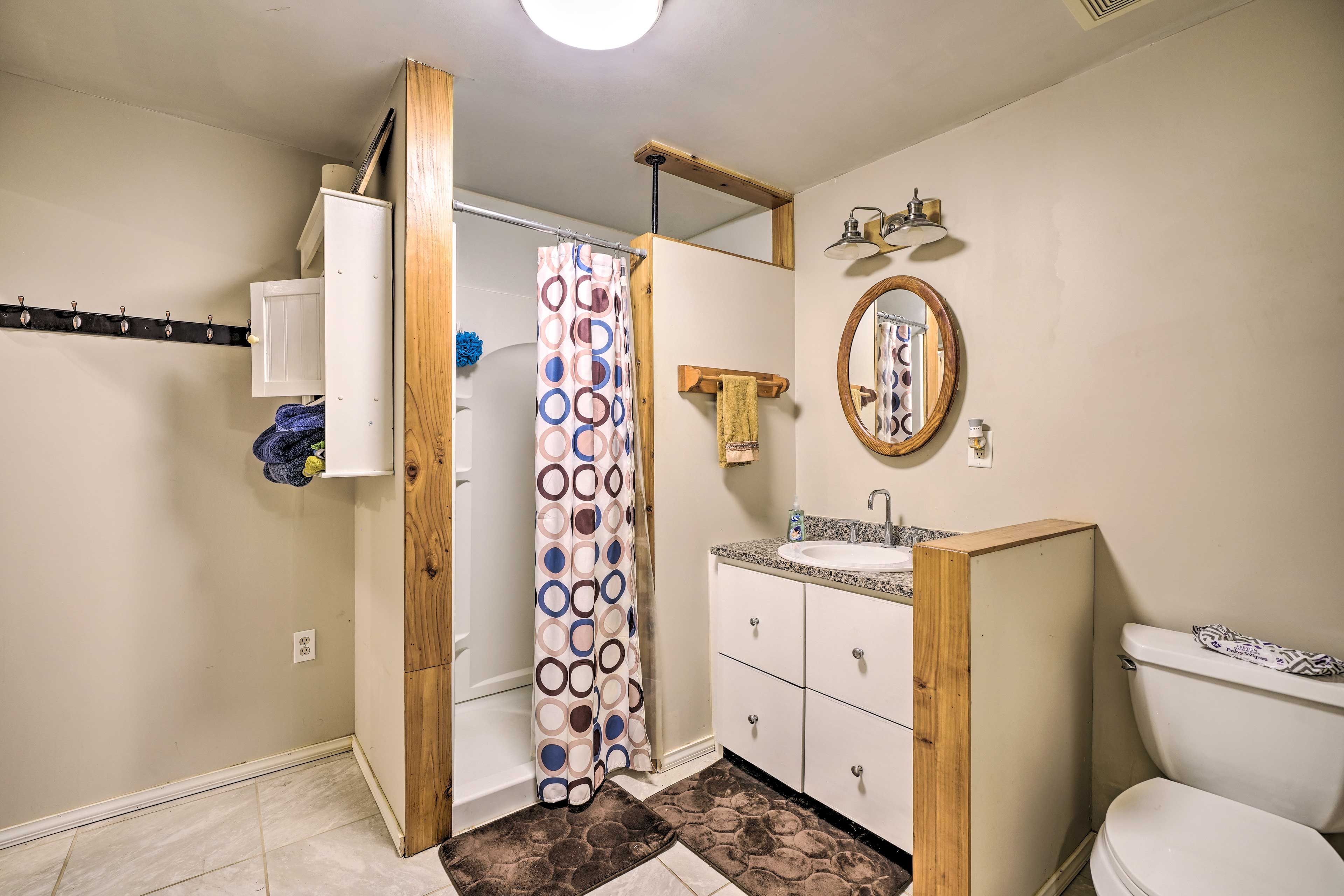Full Bathroom | Washer & Dryer Available