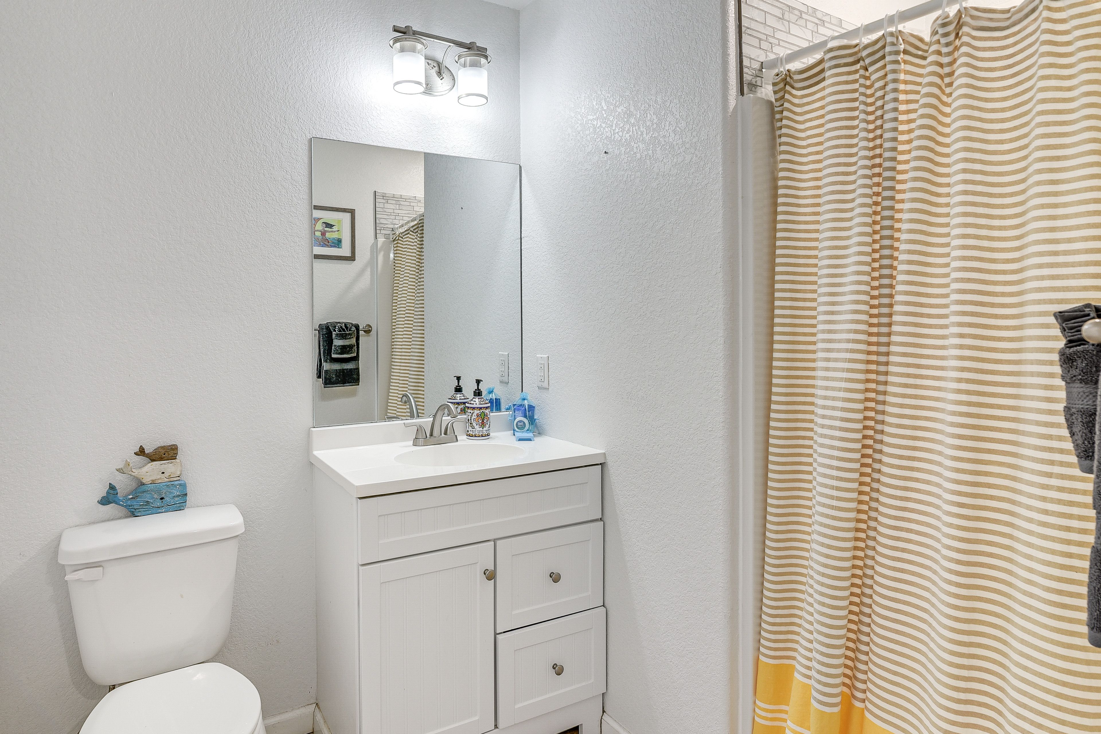 Full Bathroom | Main Level