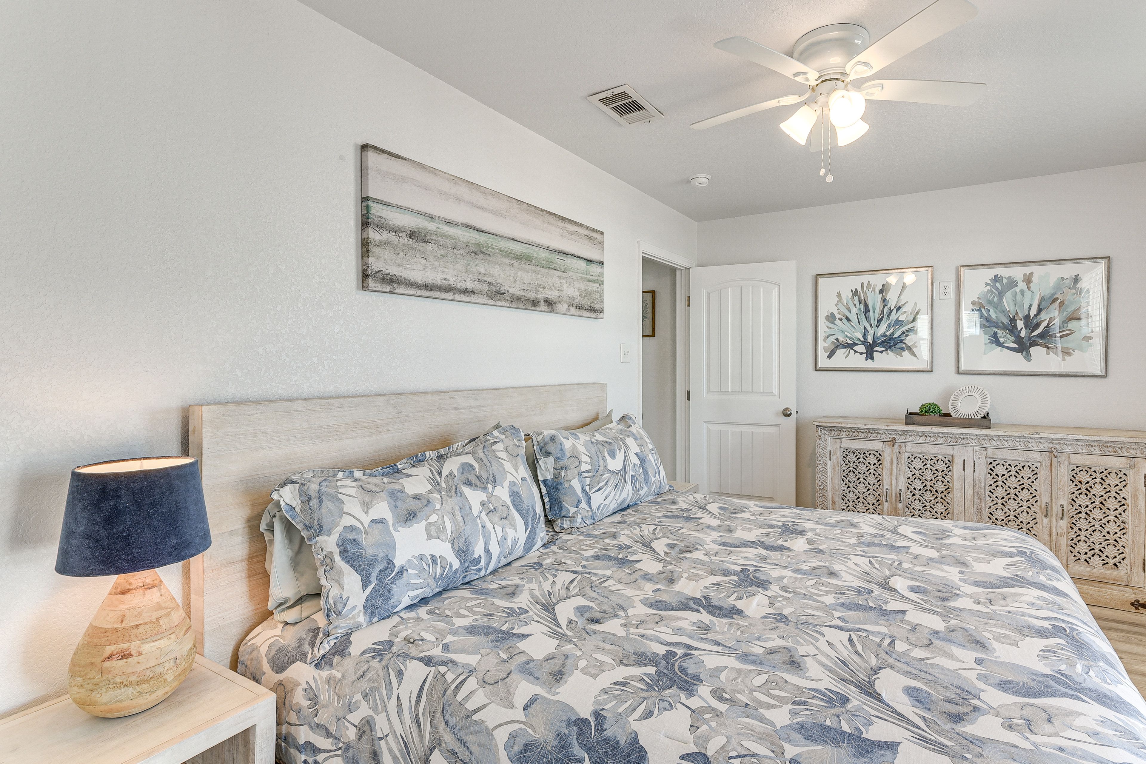 Bedroom 1 | Upper Level | King Bed | Linens Provided