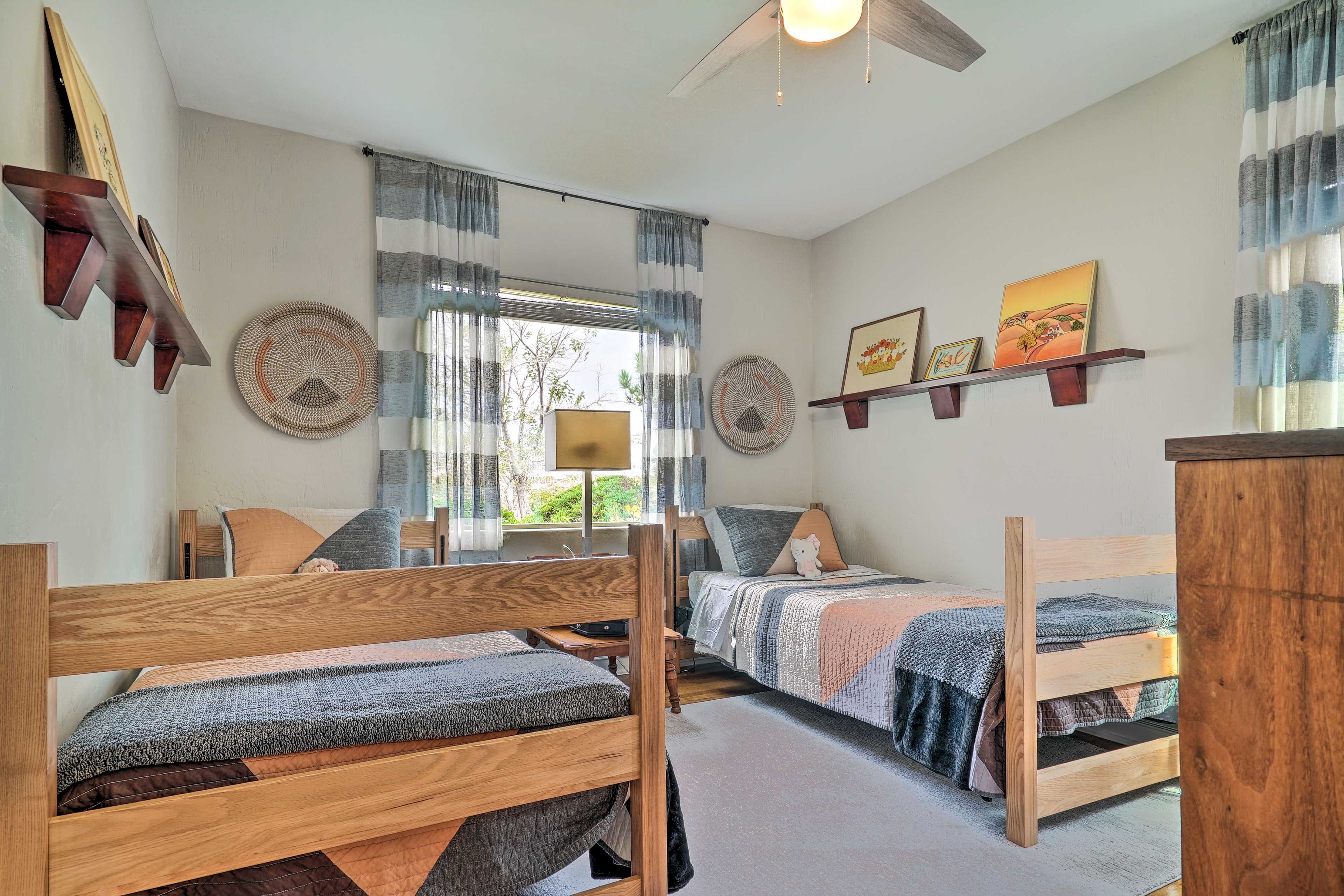 Bedroom 2 | 2 Twin Beds