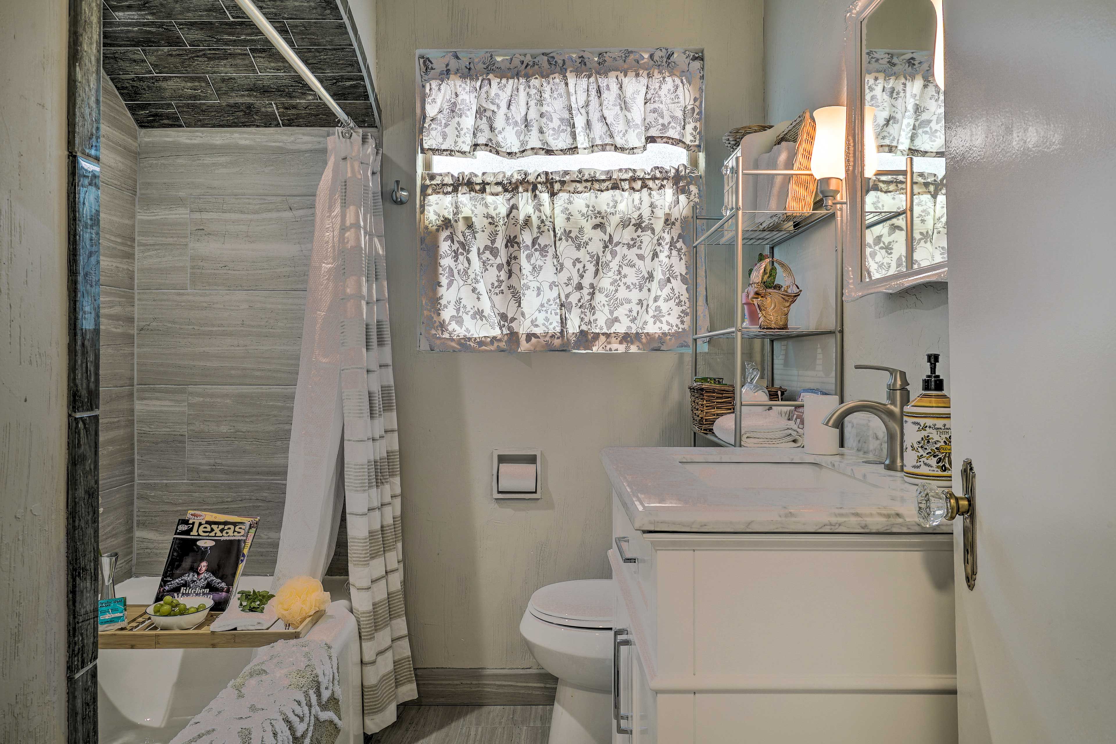 Full Bathroom