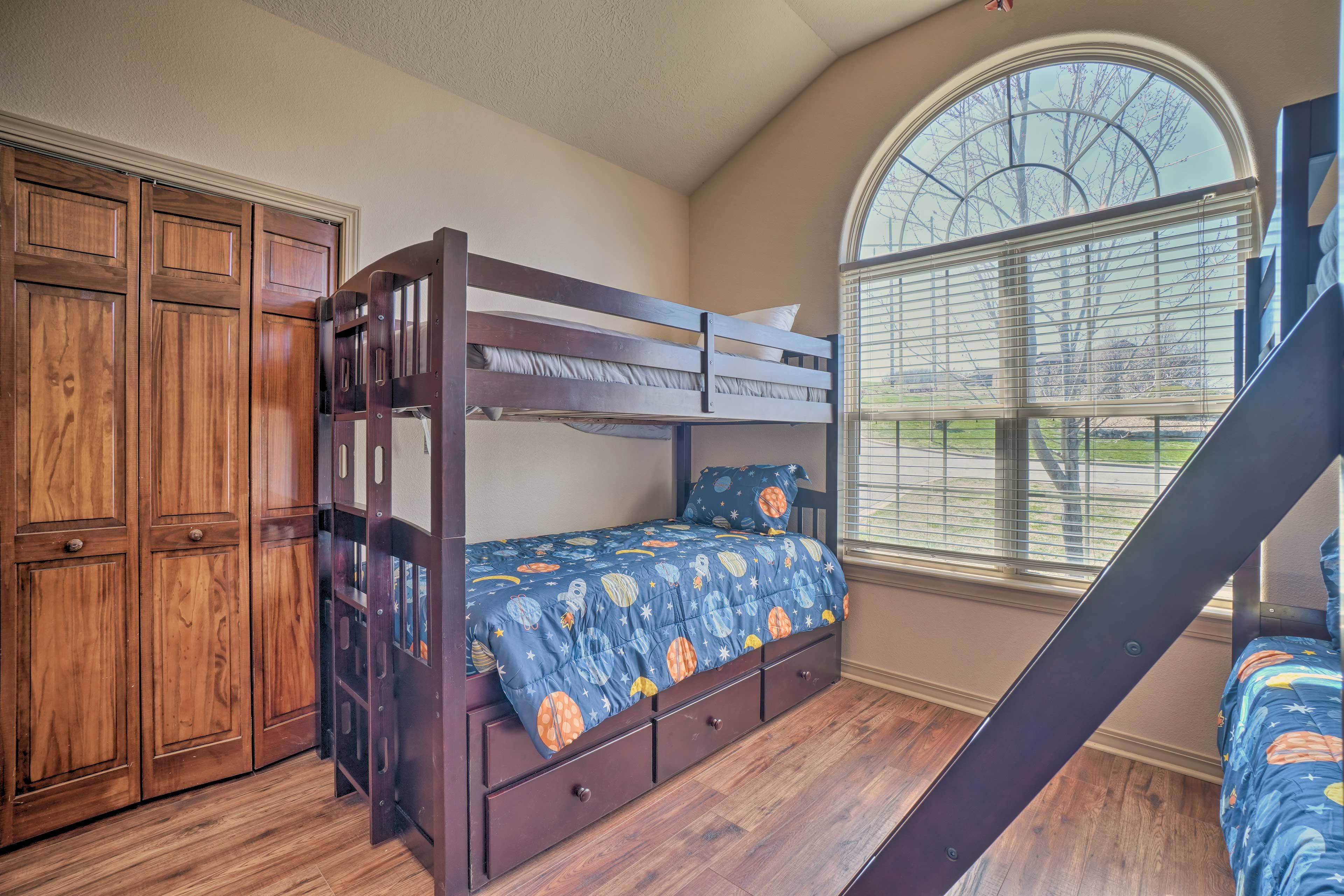 Bedroom 2 | 2 Twin Bunk Beds
