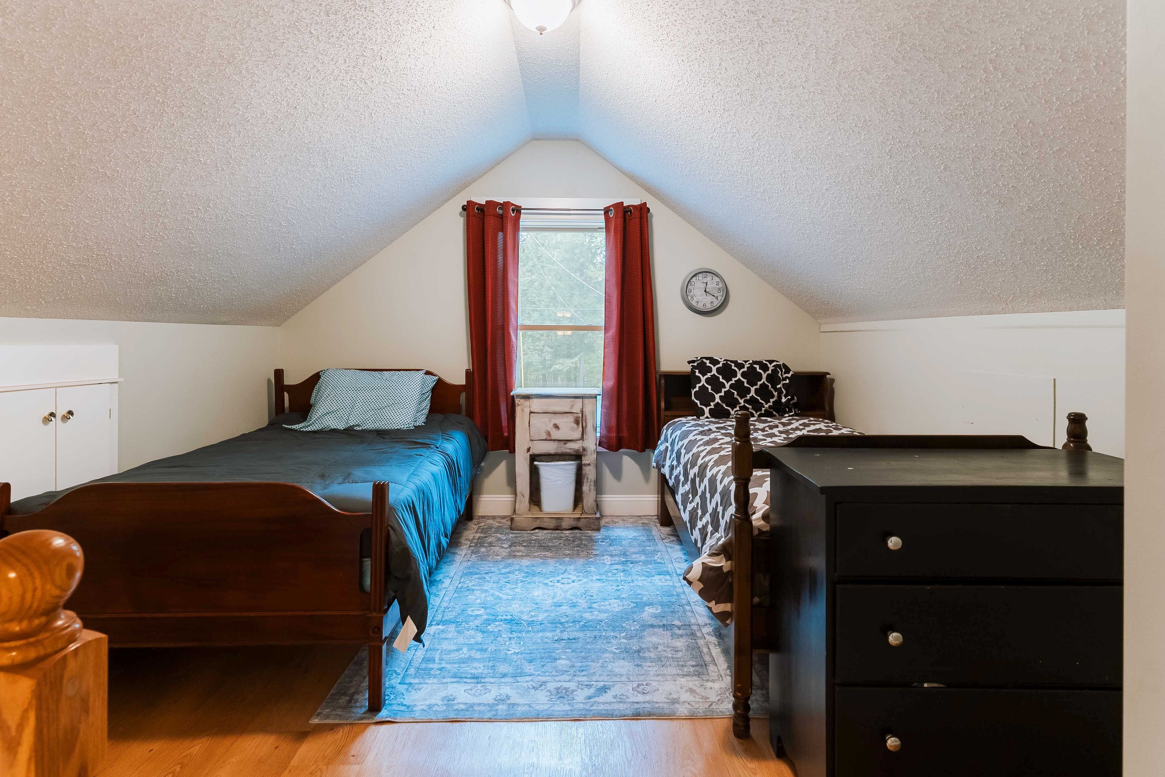 Bedroom 2 (Loft) | 2 Twin Beds | Stairs Required | Suitable for Children