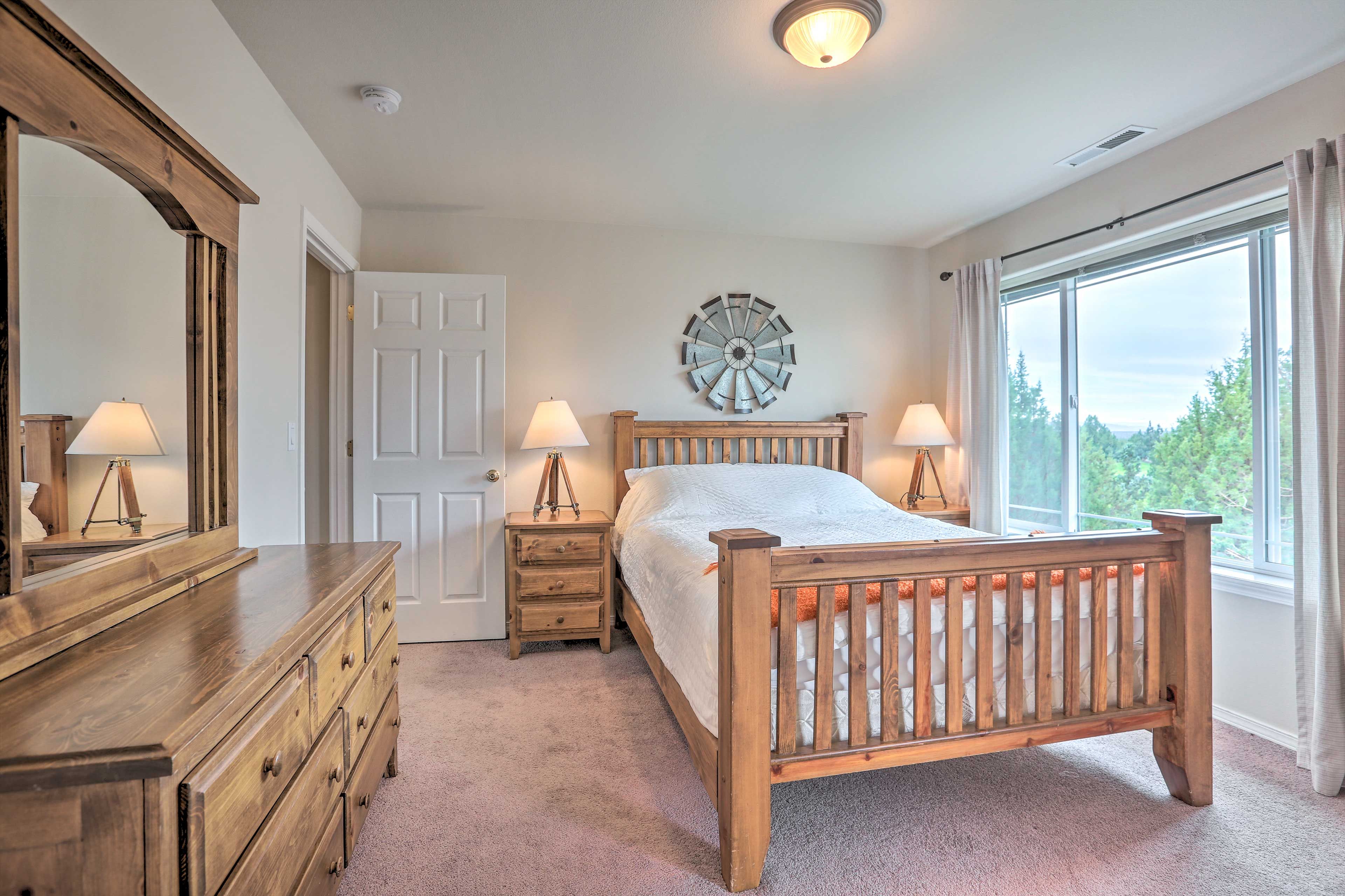 Bedroom 1 | Upper Level | Queen Bed