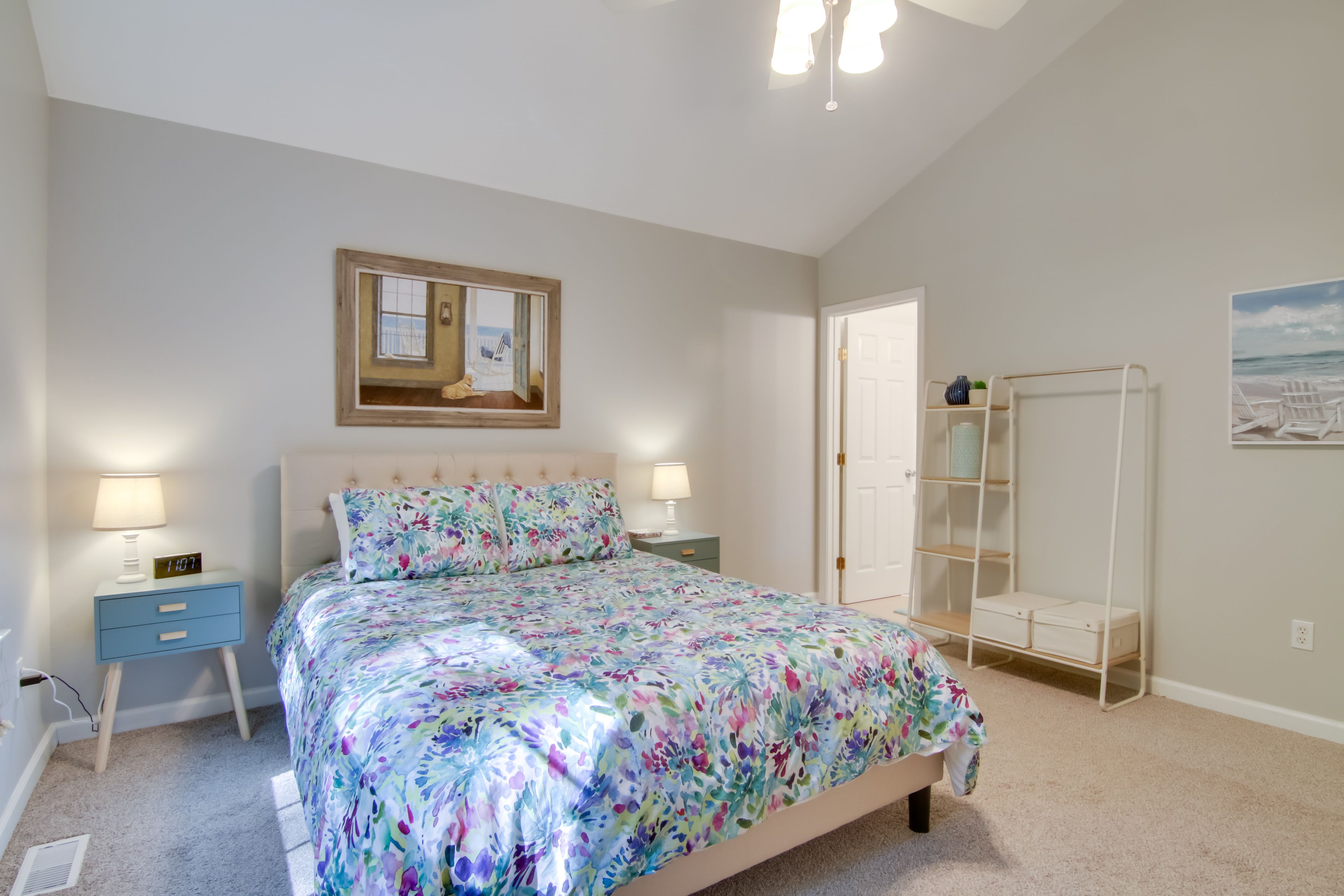 Bedroom 1 | Queen Bed | En-Suite Bathroom