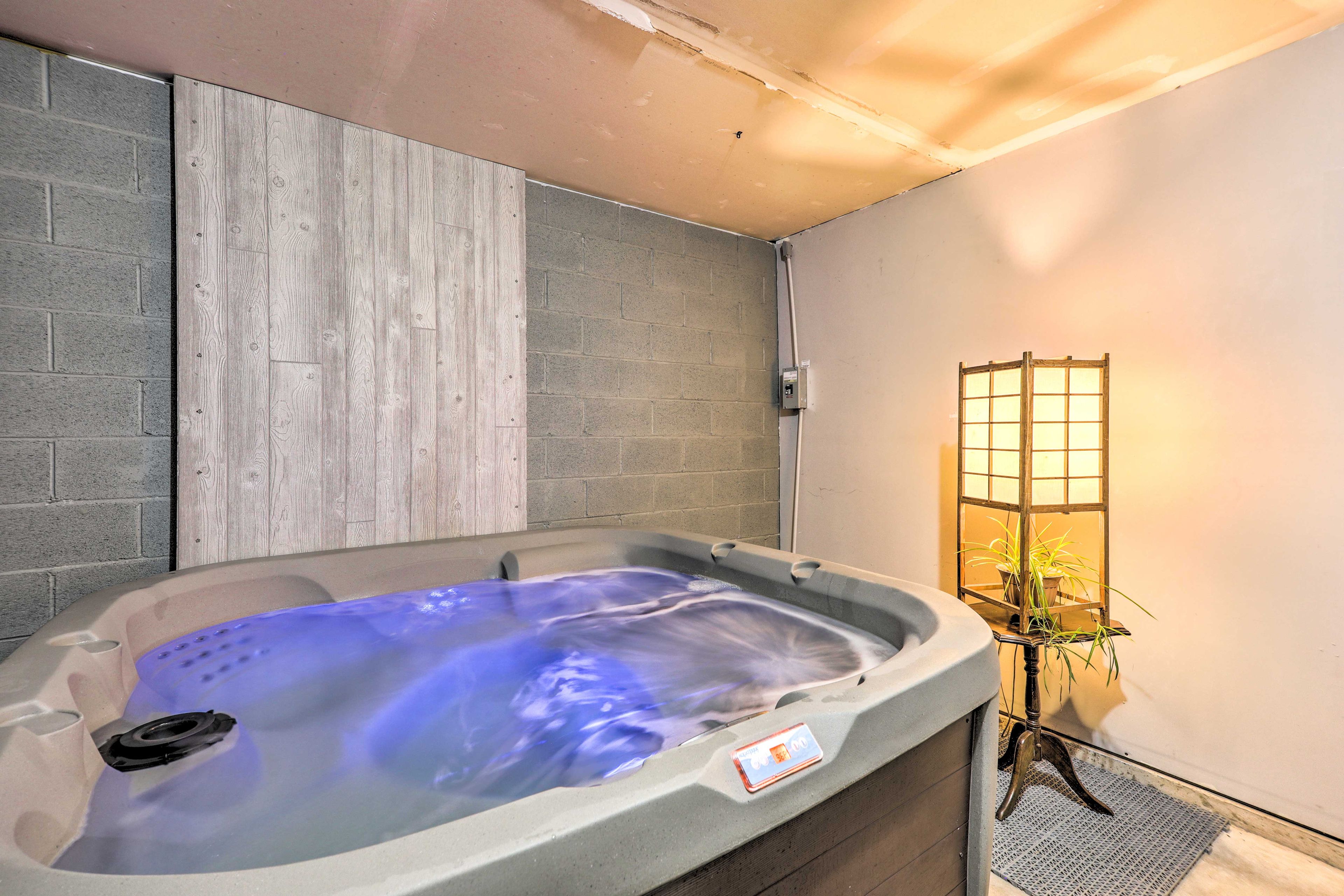 Private Hot Tub