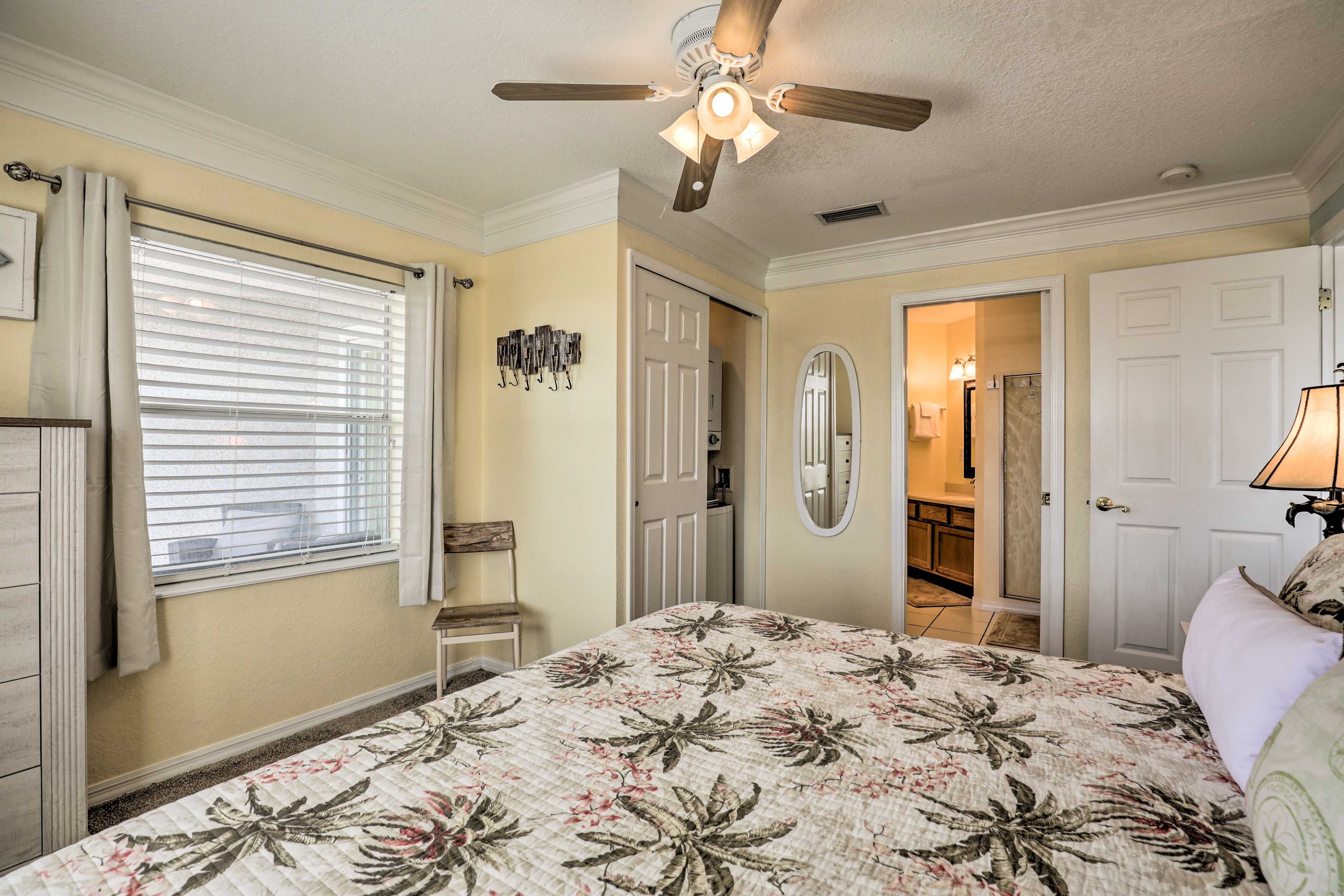 Bedroom | En-Suite Bathroom