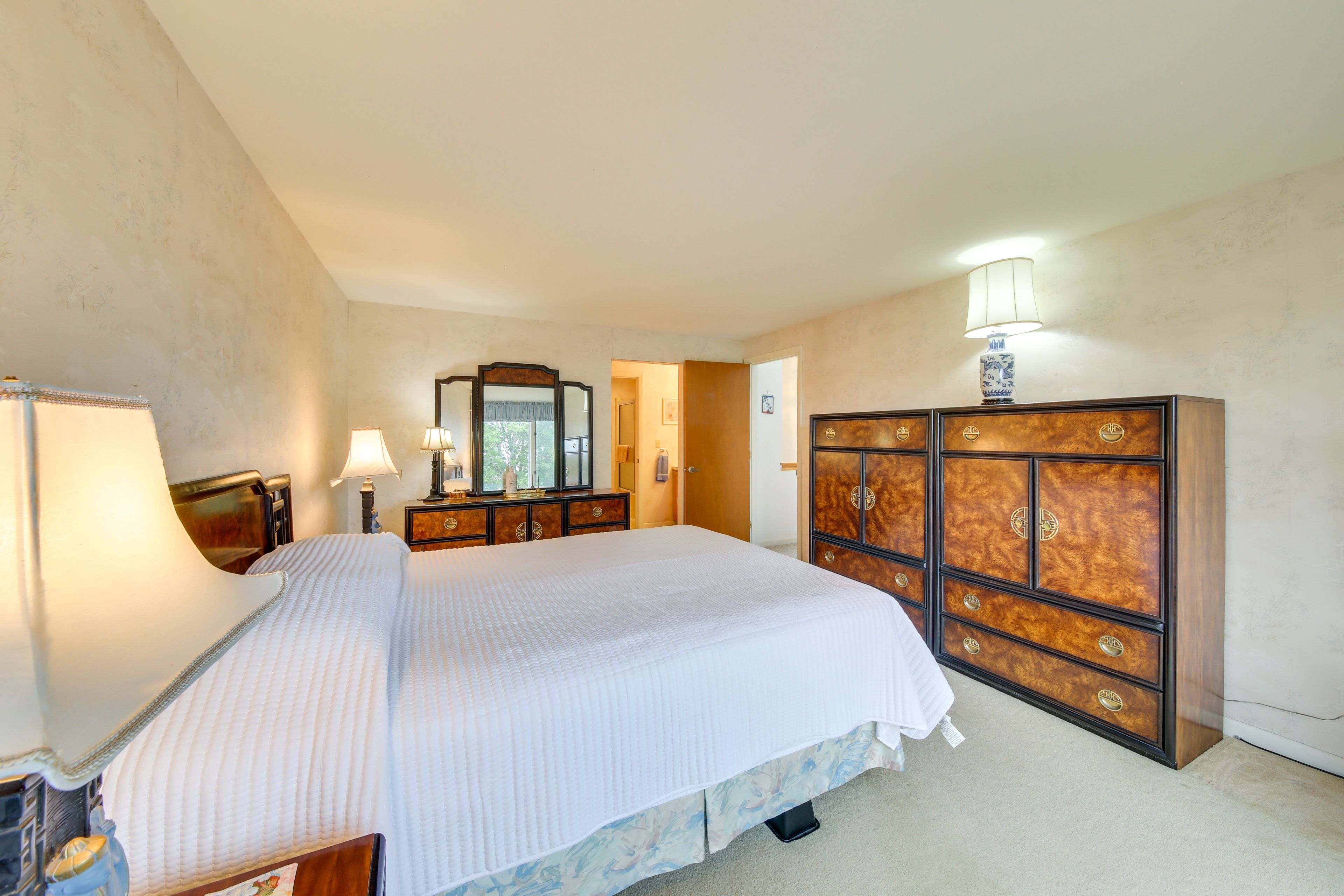 Bedroom 1 | En-Suite Bathroom | Linens Provided