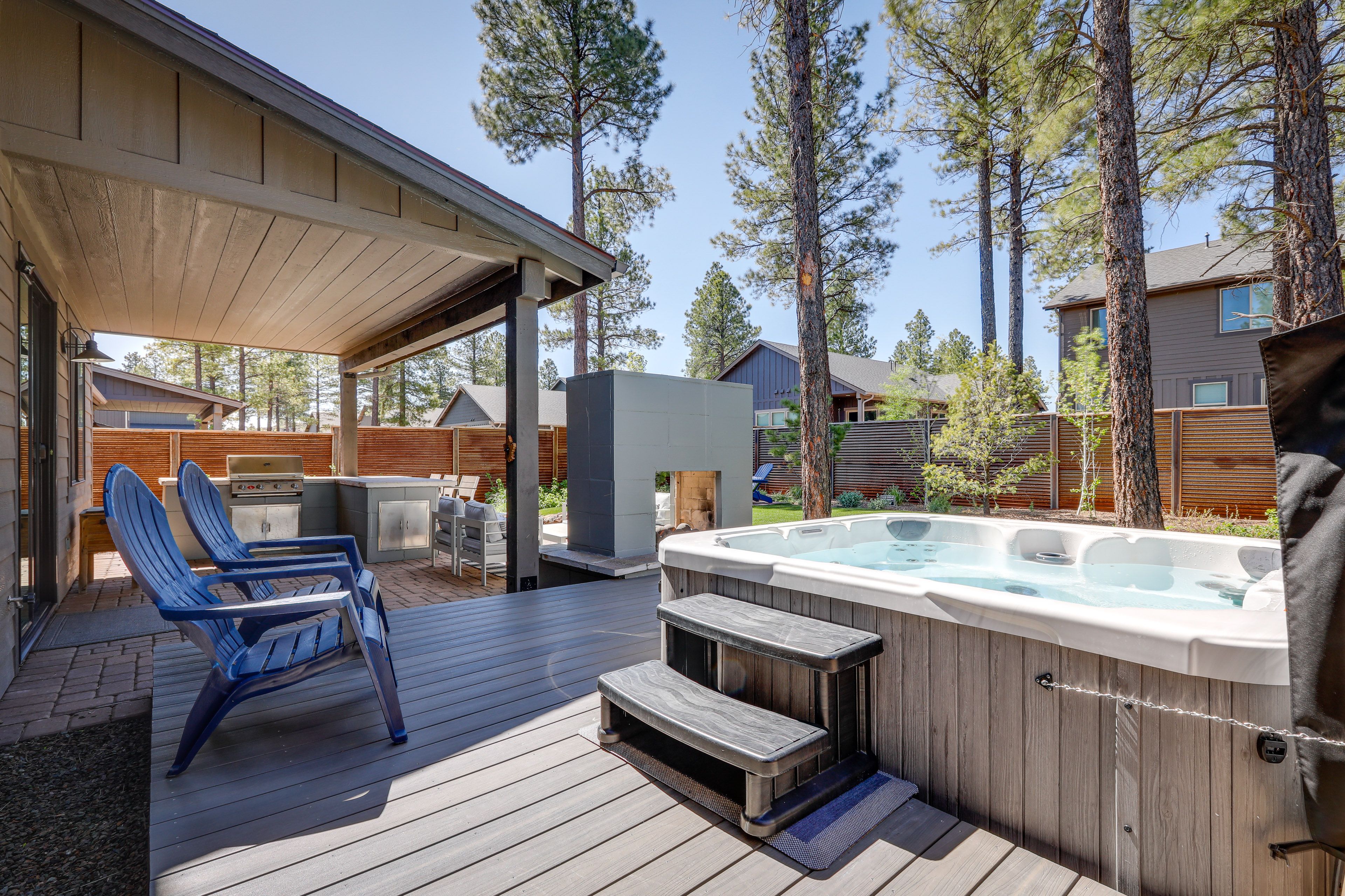 Flagstaff Vacation Rental | 3BR | 2.5BA | 2,350 Sq Ft | 1 Minor Step to Enter