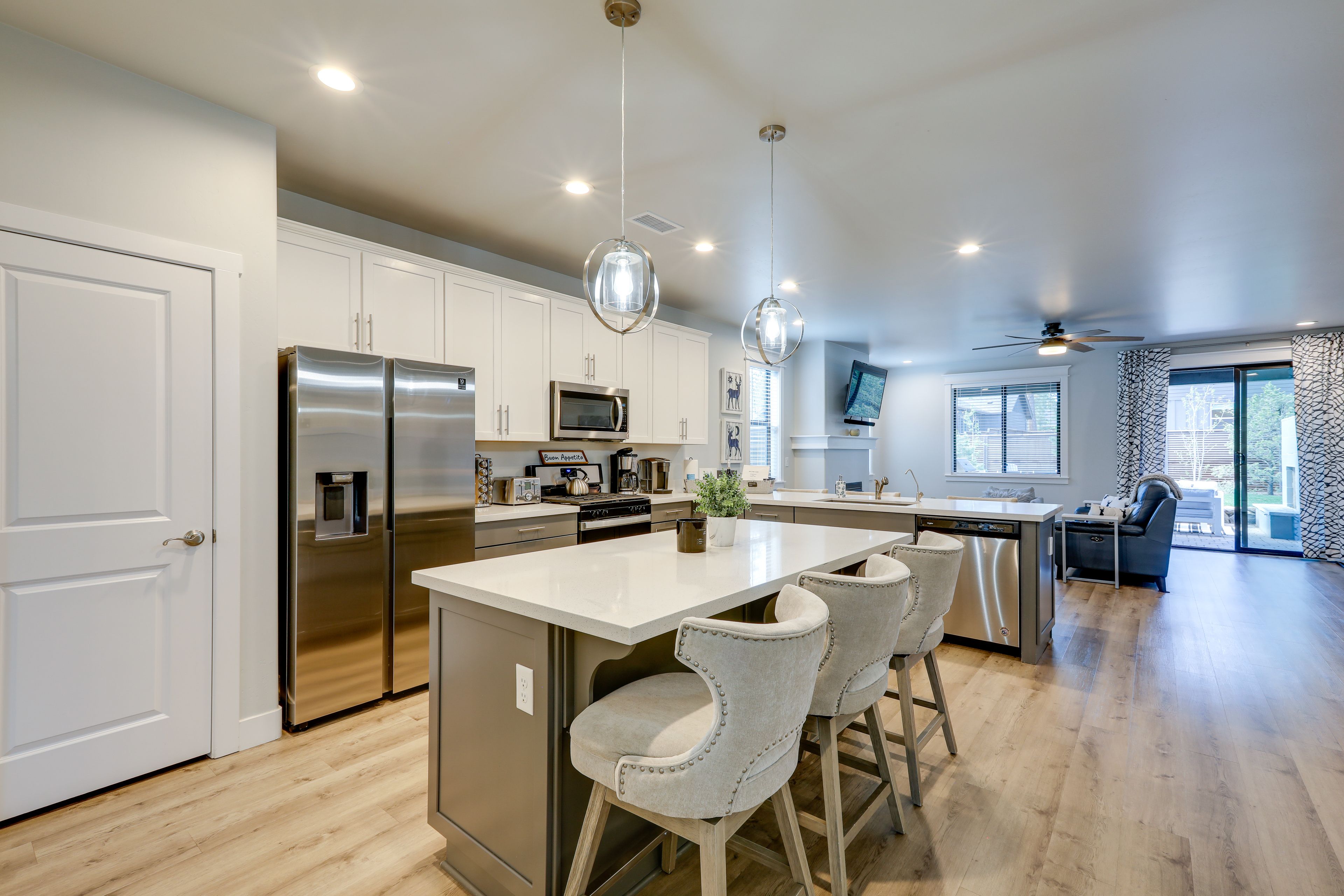 Kitchen | Dishware & Flatware | Ice Maker | Spices