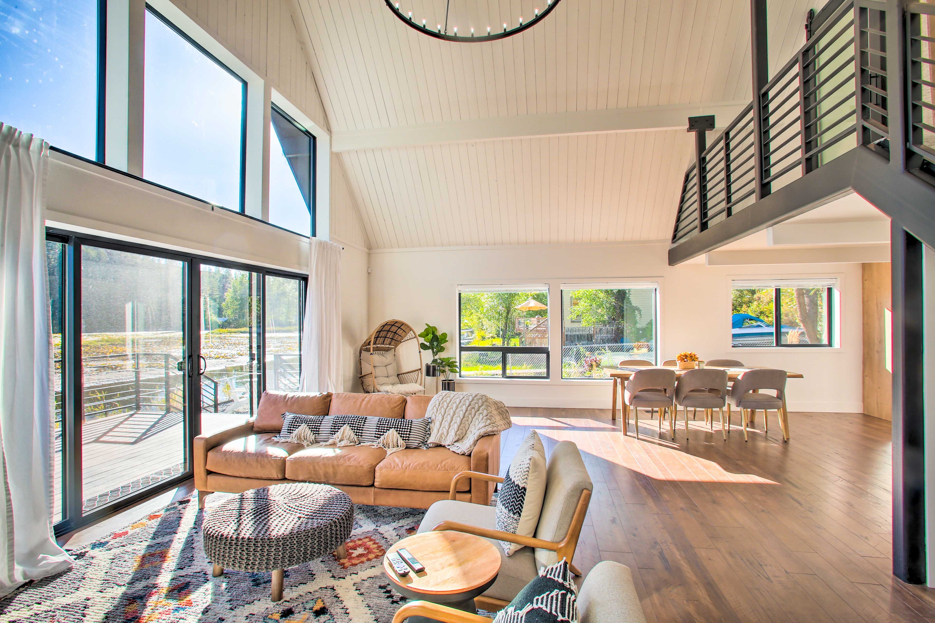 Living Room | Free WiFi