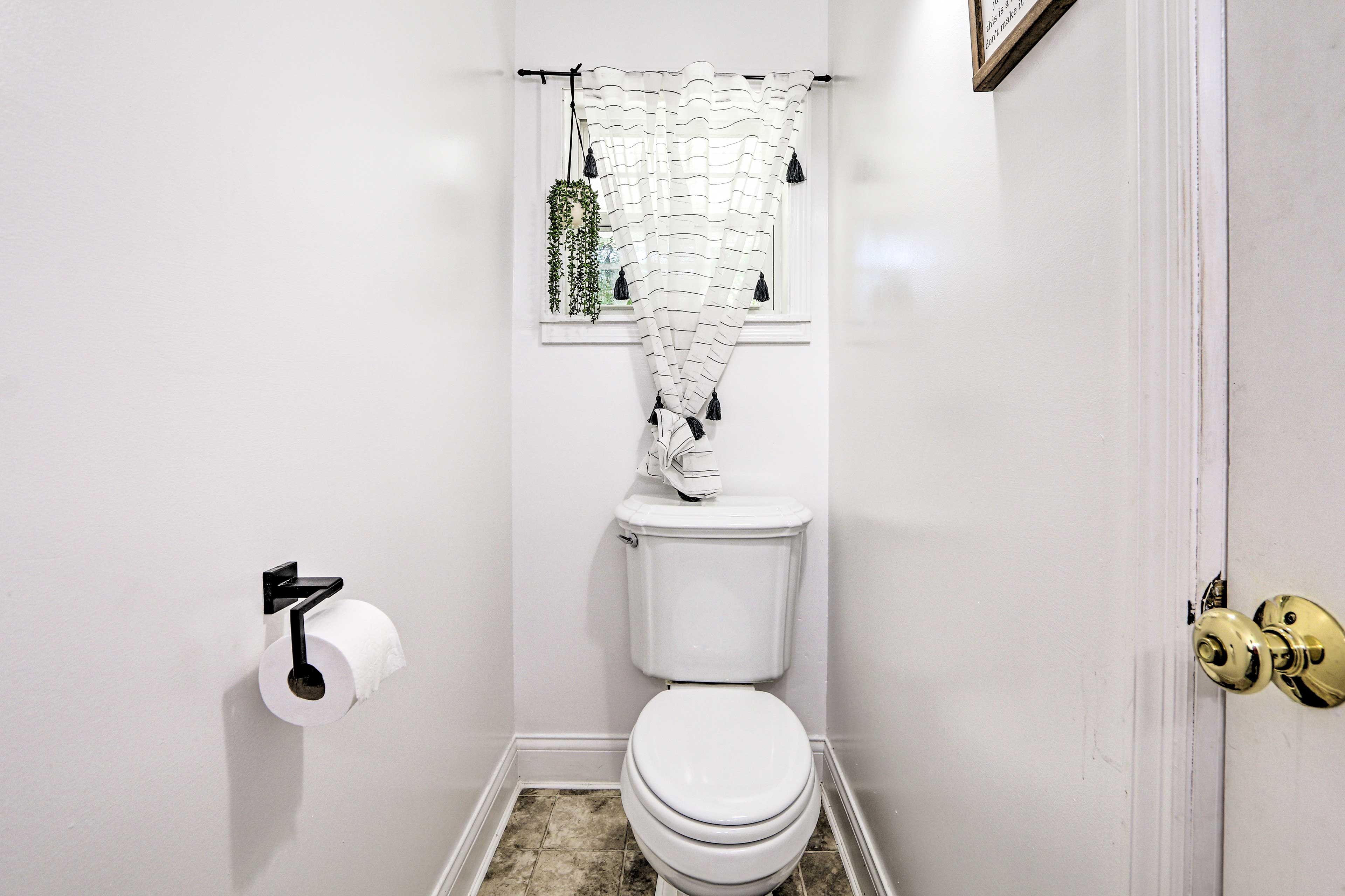 Half Bathroom | 1st Floor