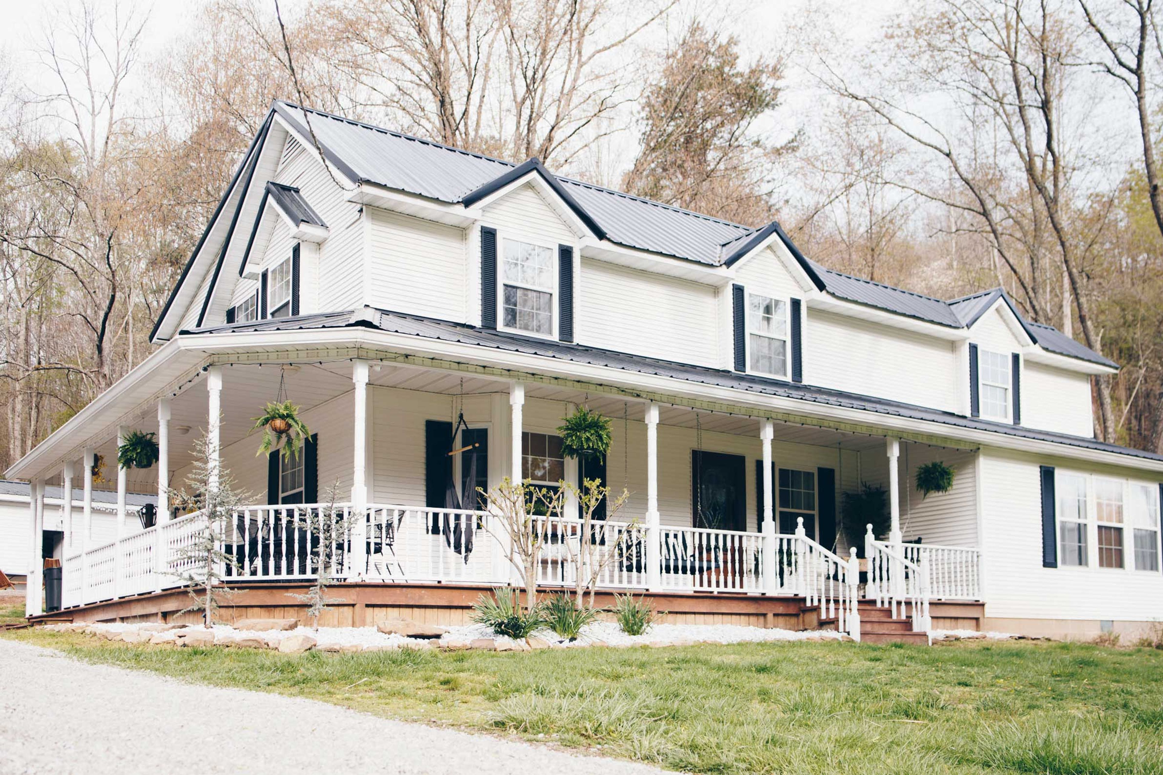 South Bloomingville Vacation Rental | 5BR | 2.5BA | 2,055 Sq Ft | Exterior Steps