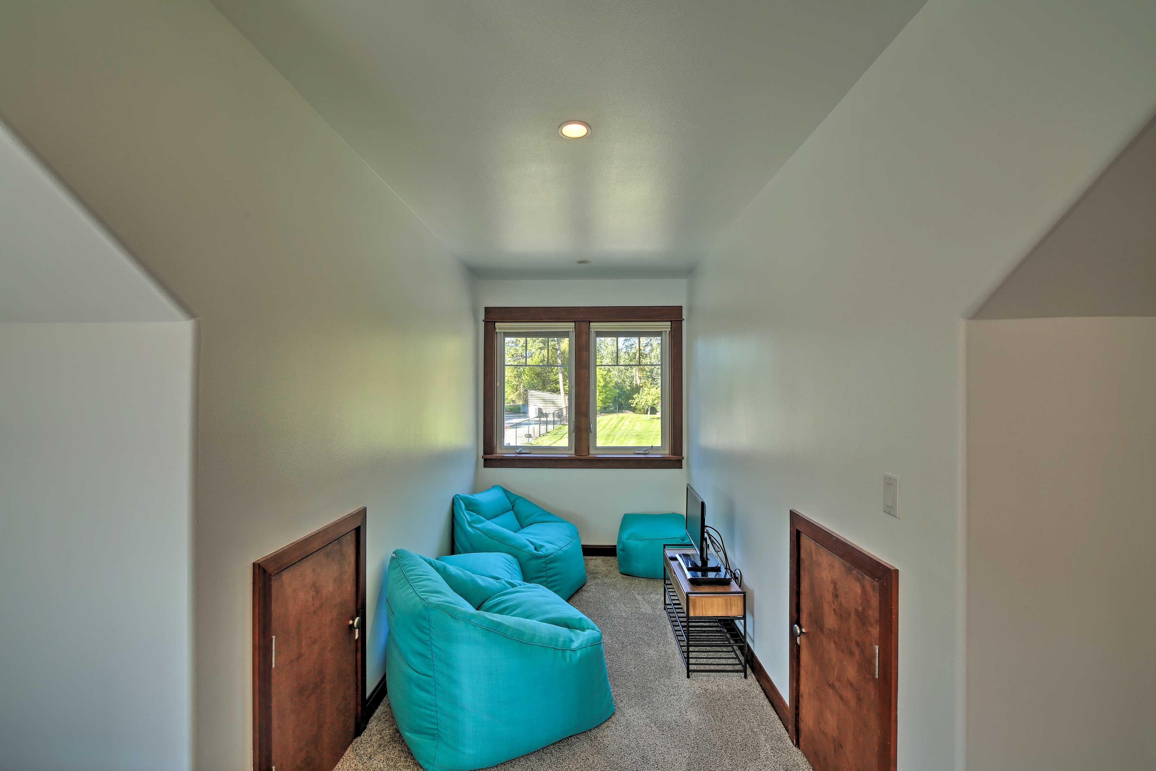 Bedroom 2 | Smart TV