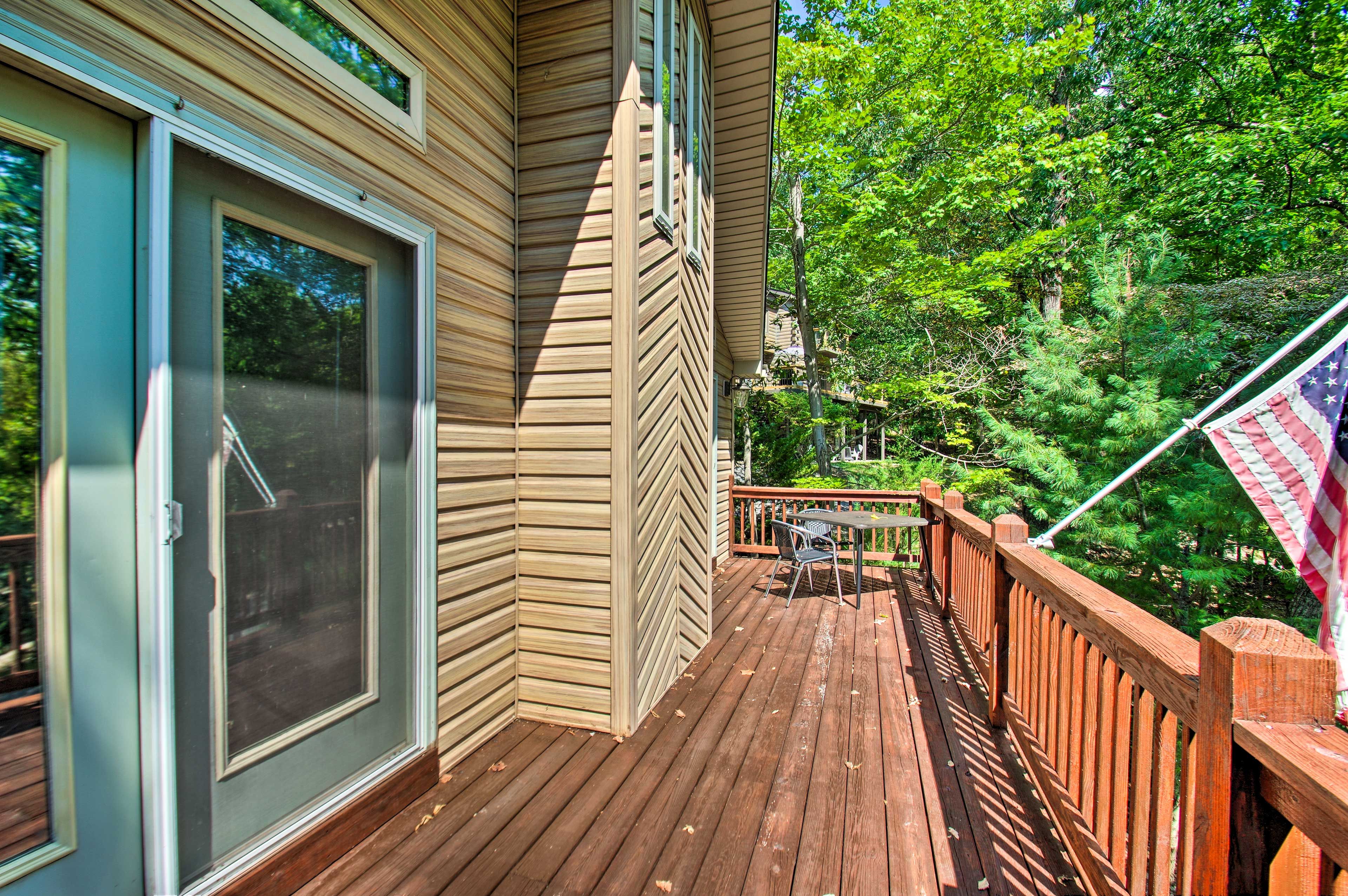 Upper Deck | Outdoor Dining Table