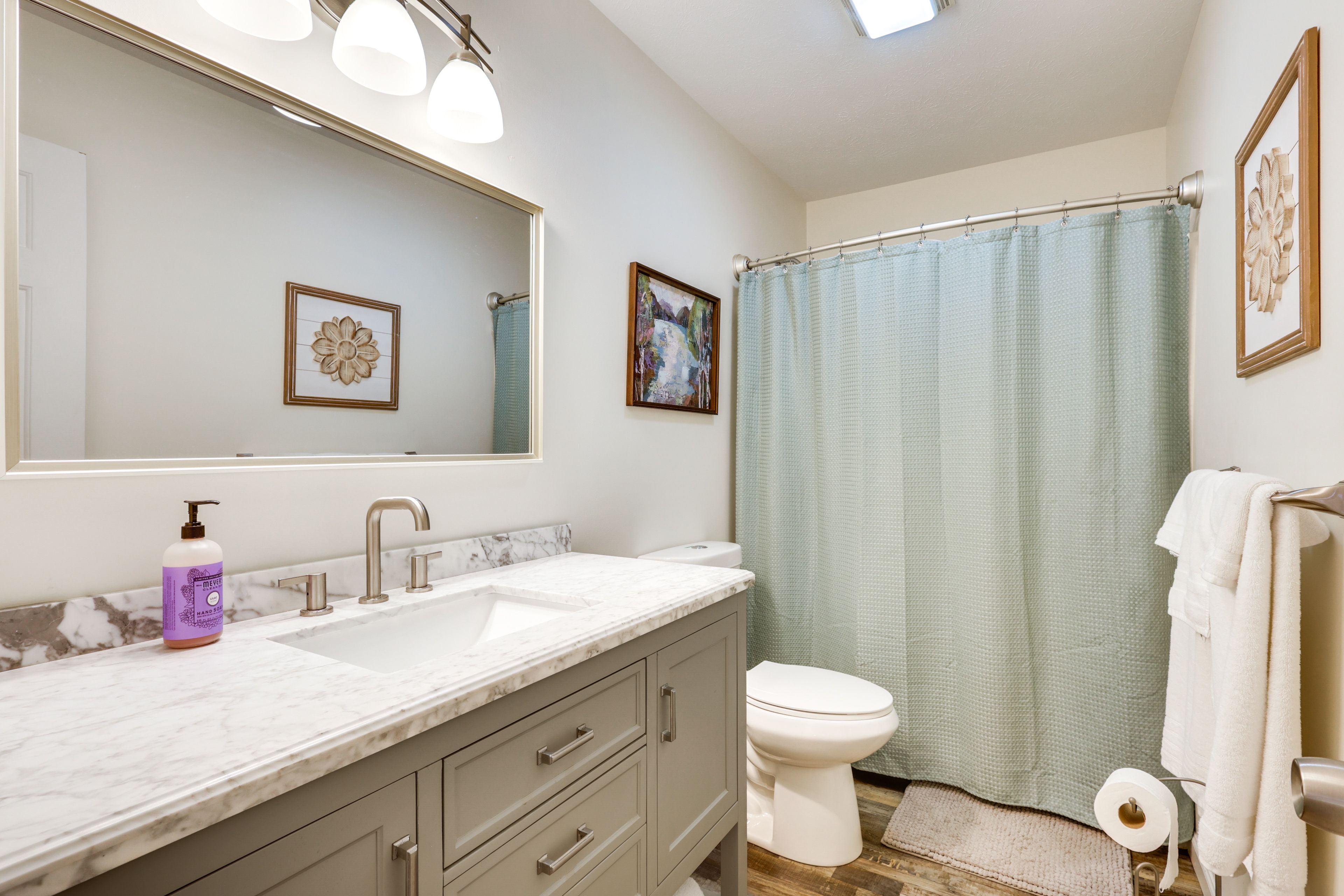 En-Suite Bathroom | Complimentary Toiletries | Hair Dryer
