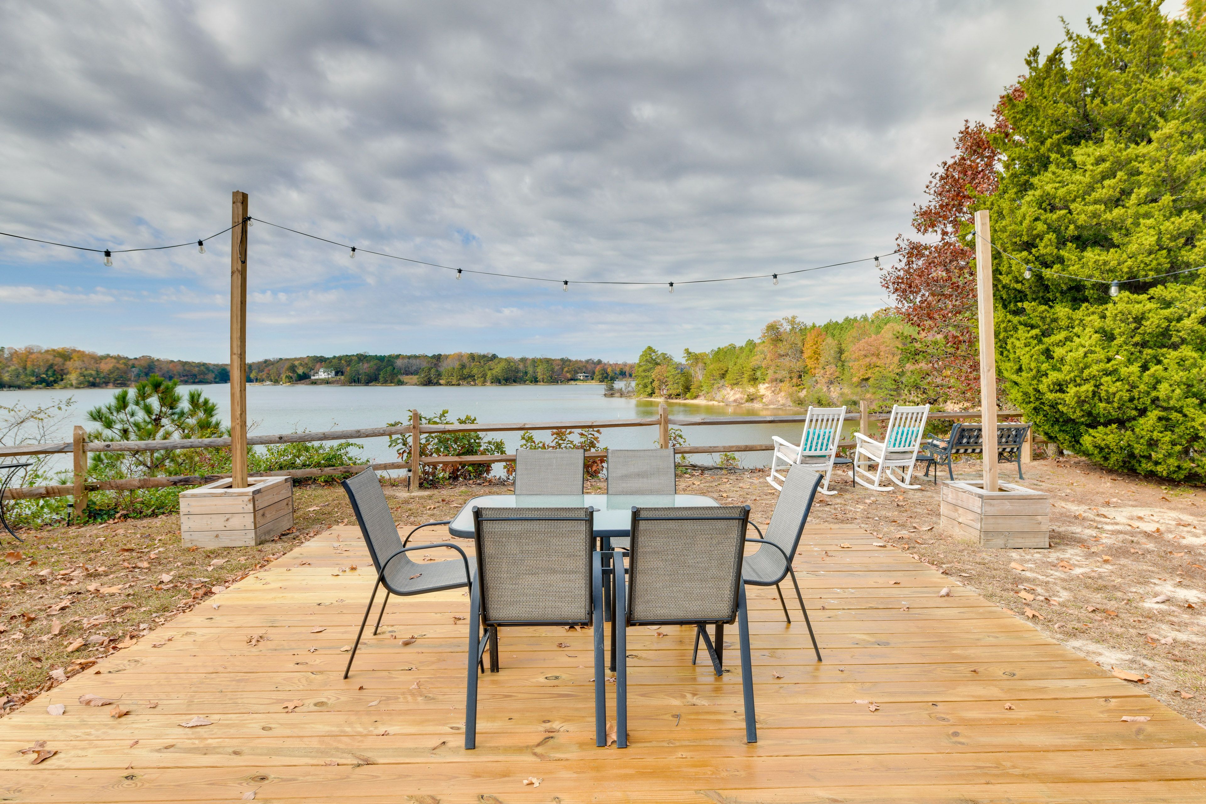 Lighted Deck | Outdoor Dining