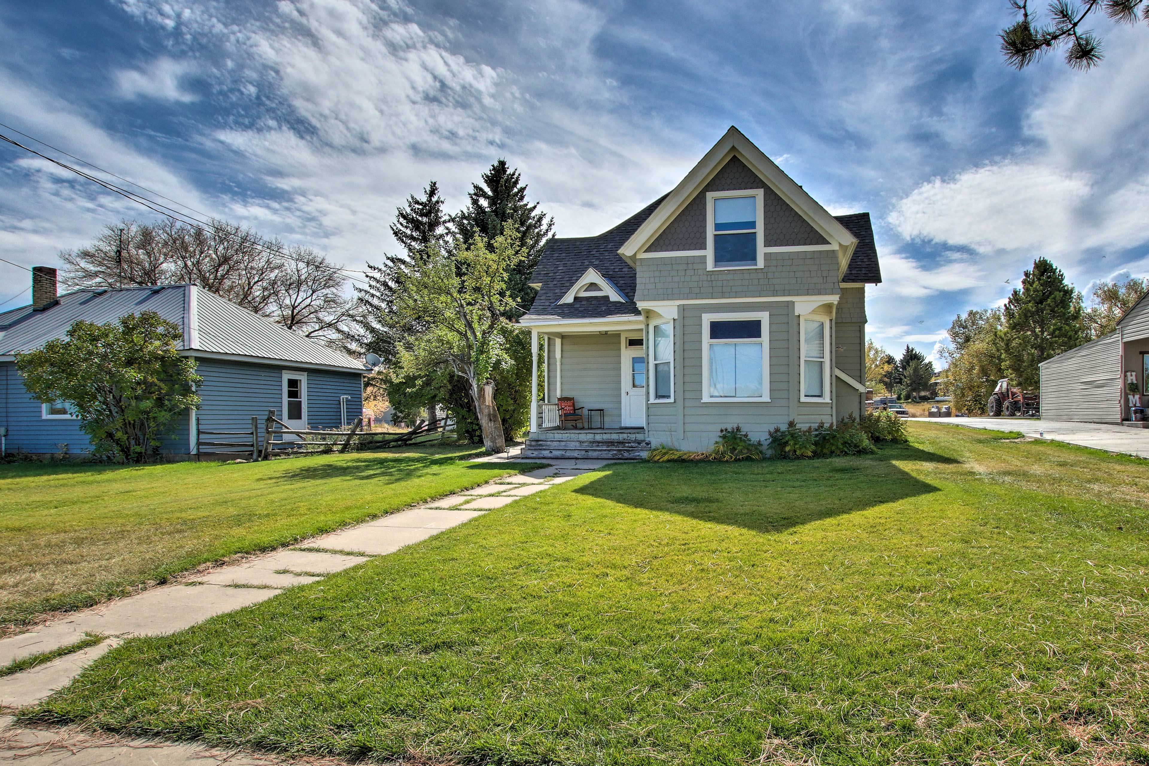 Property Exterior | Parking | Street Parking
