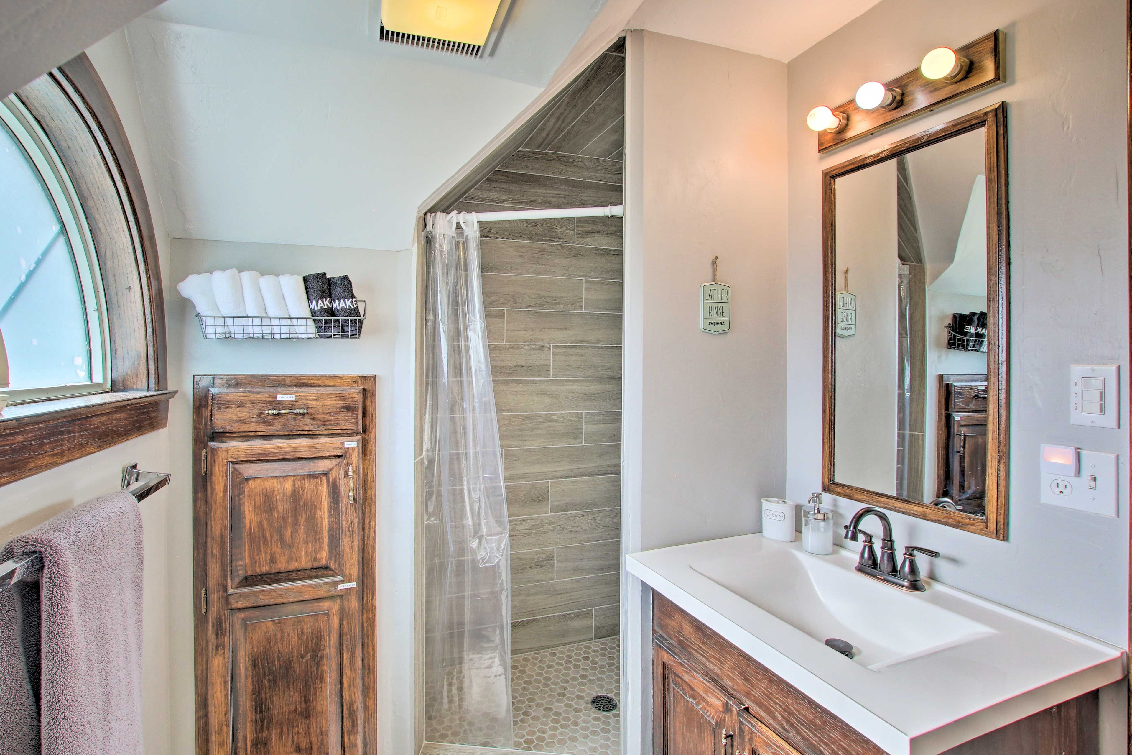 Full Bathroom