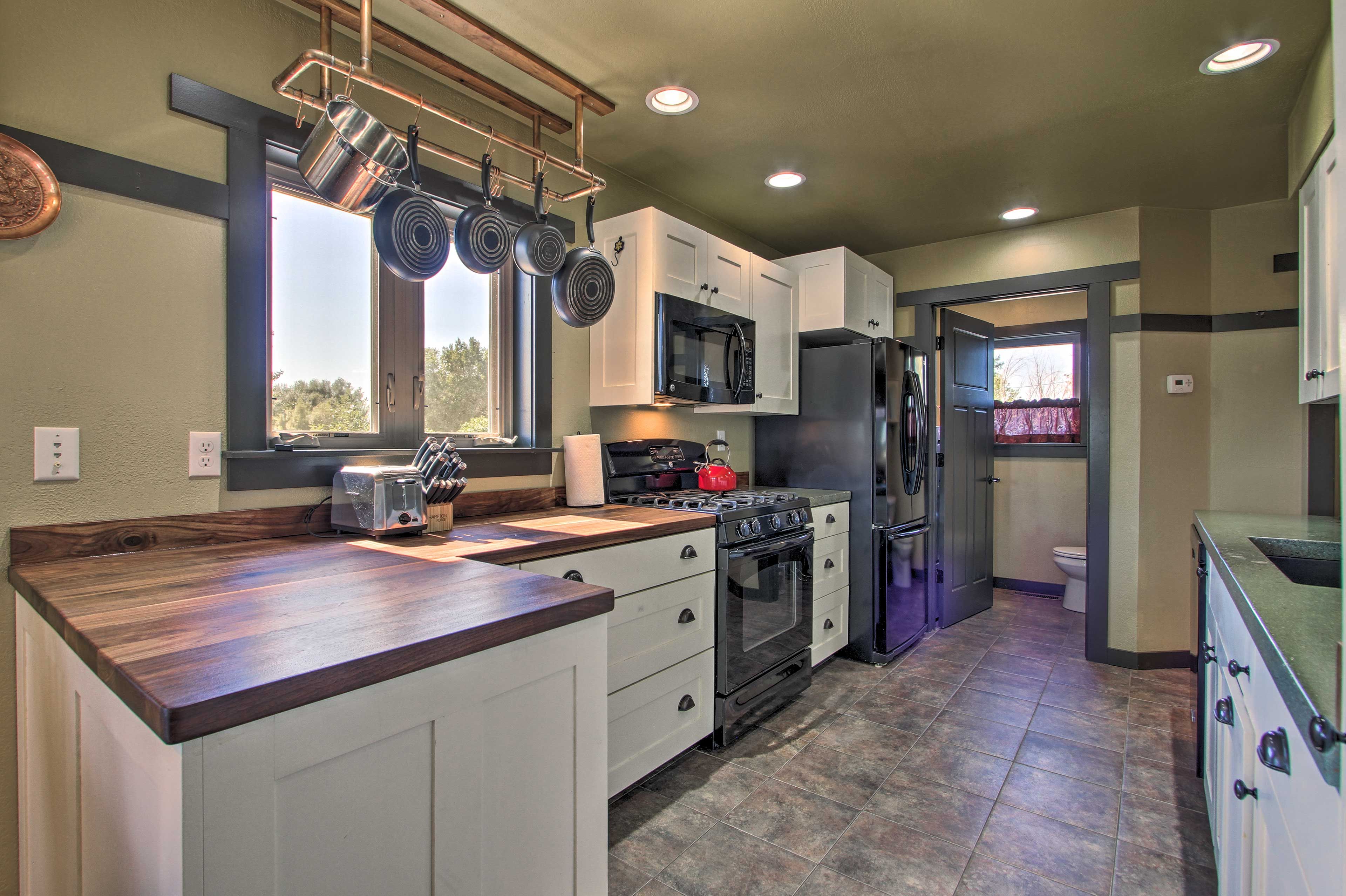 Fully Equipped Kitchen | Toaster