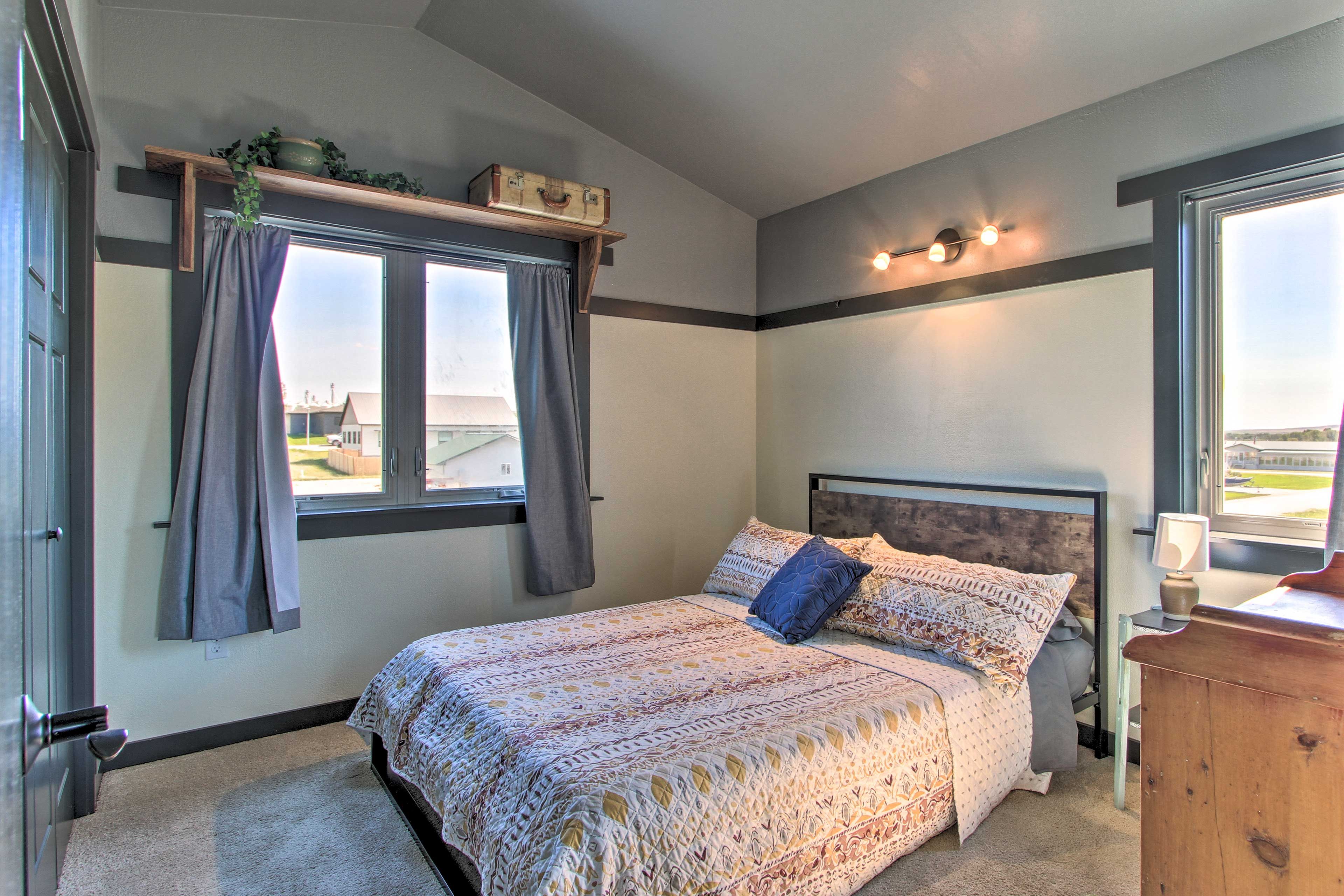Bedroom 1 | 2nd Level | Queen Bed