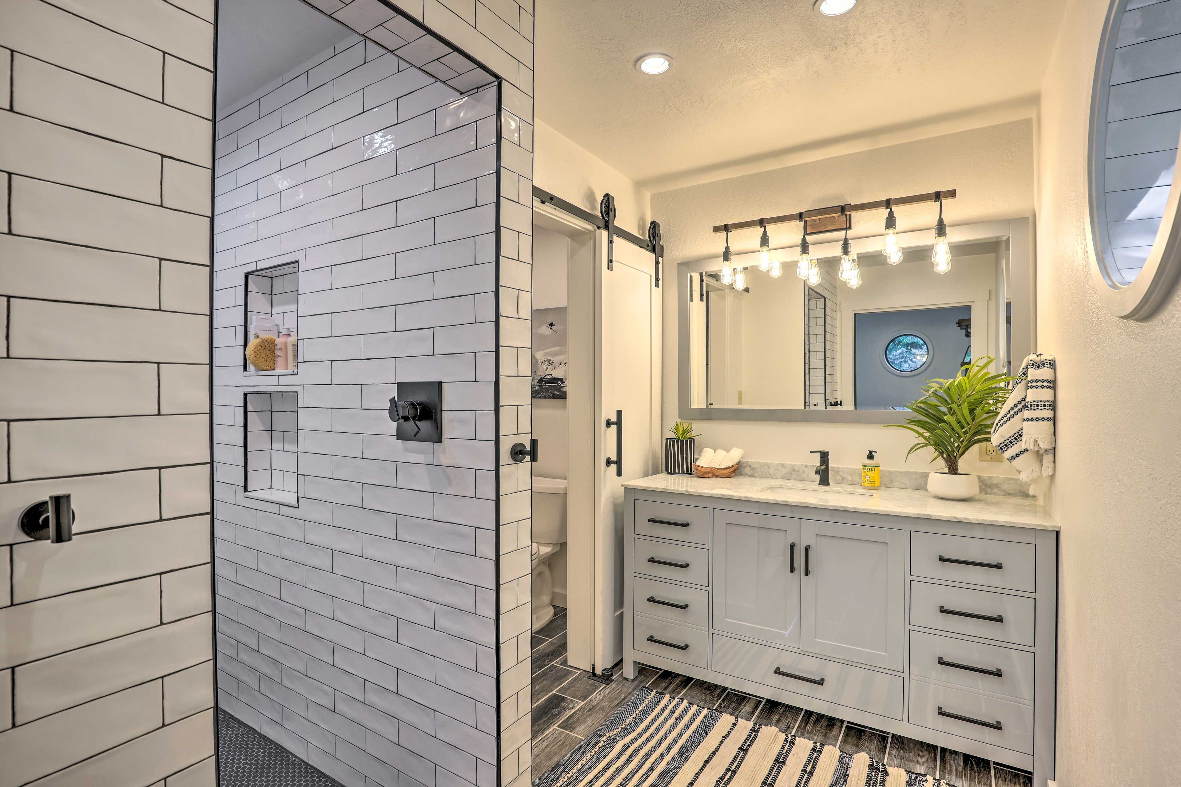 Bathroom 1 | Towels Provided