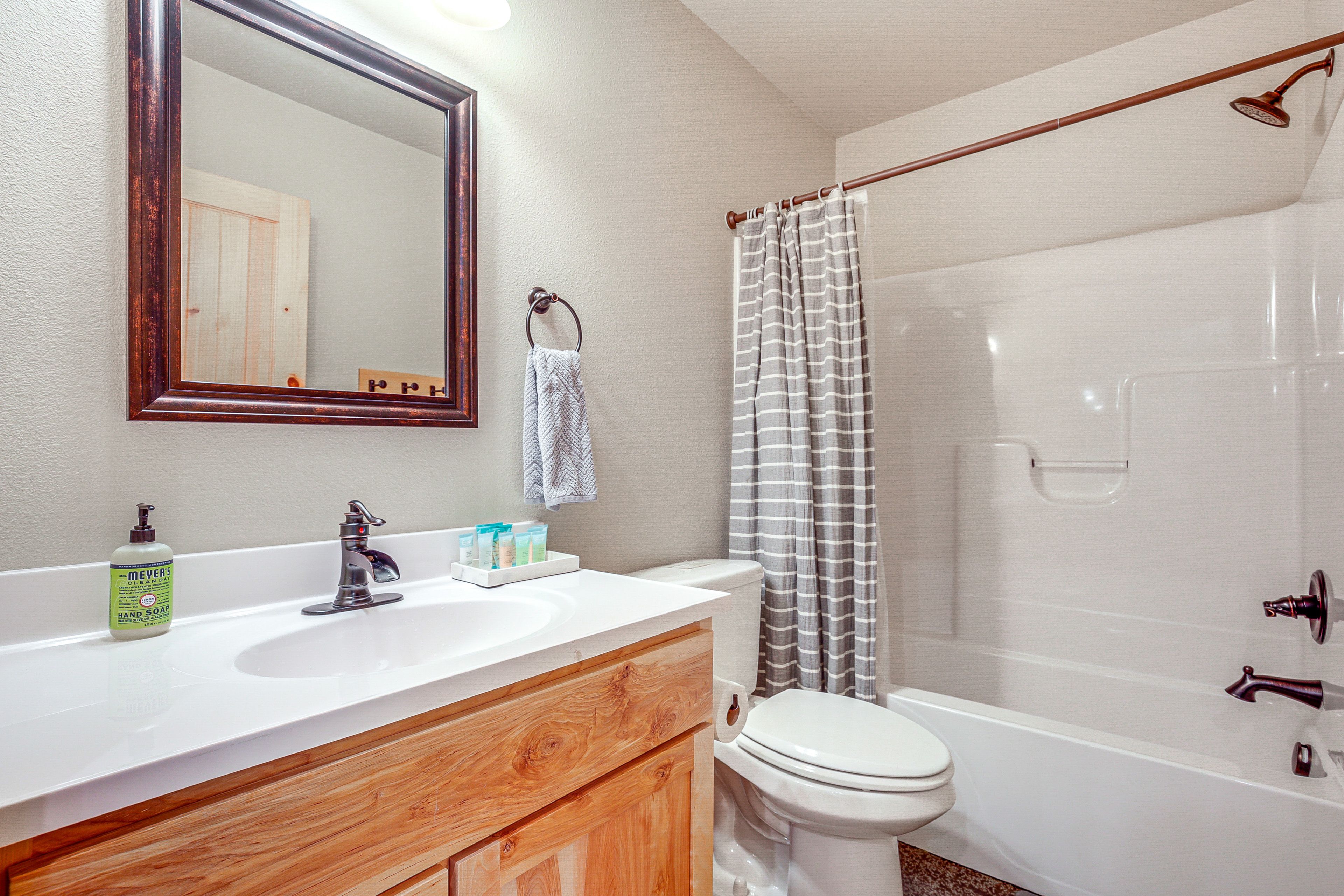 Full Bathroom