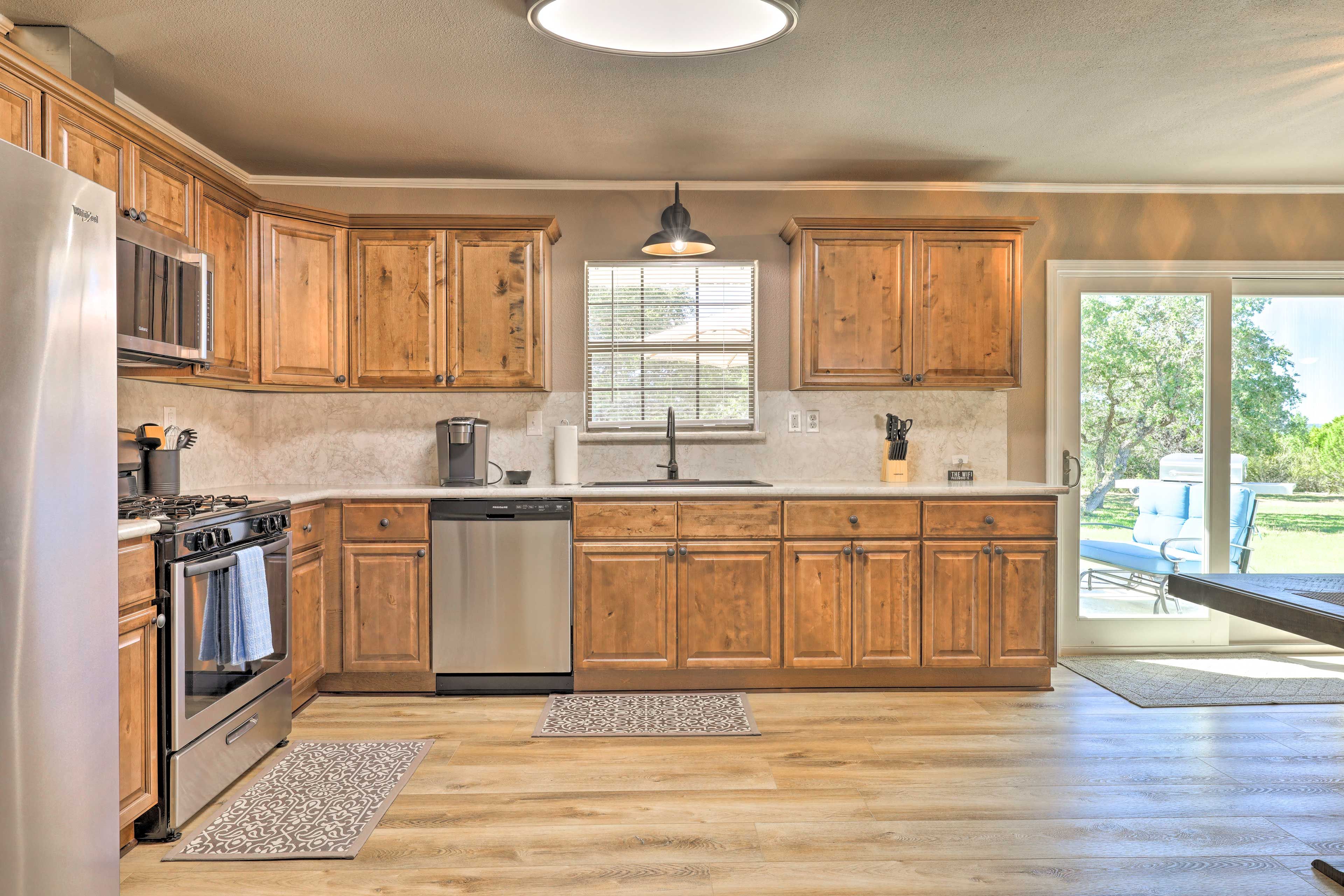 Fully Equipped Kitchen | Crock-Pot | Toaster