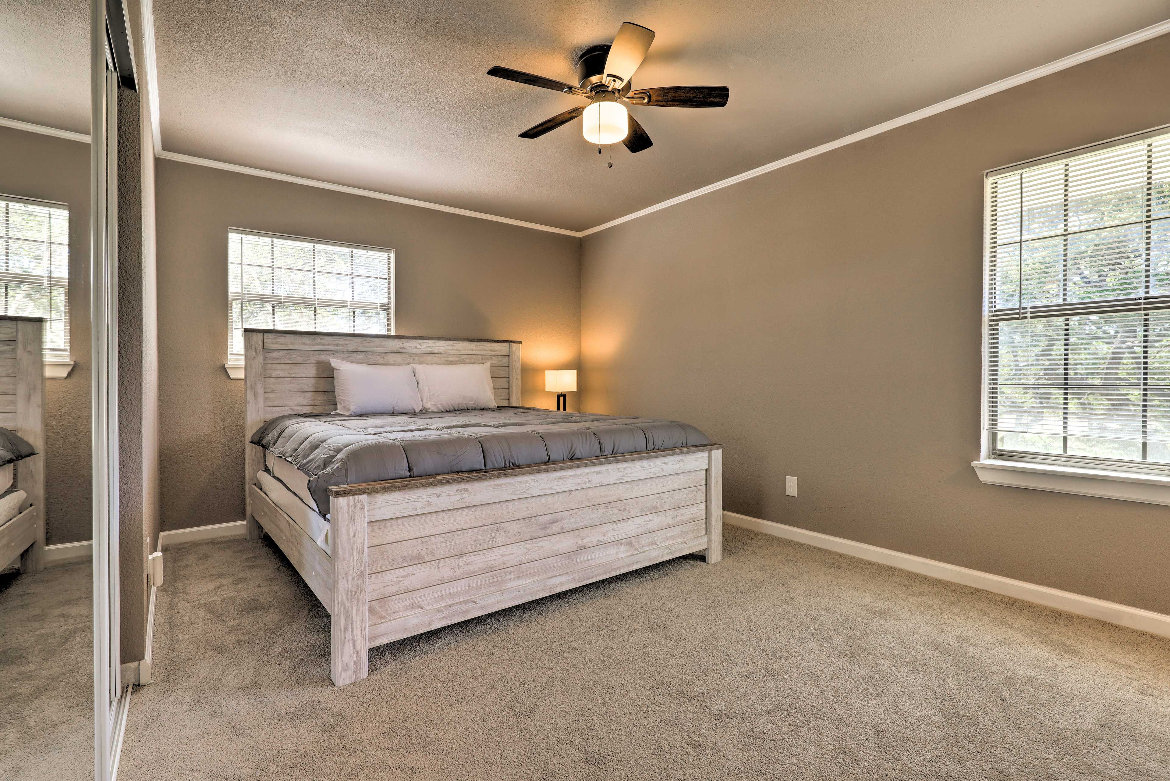 Bedroom 1 | King Bed