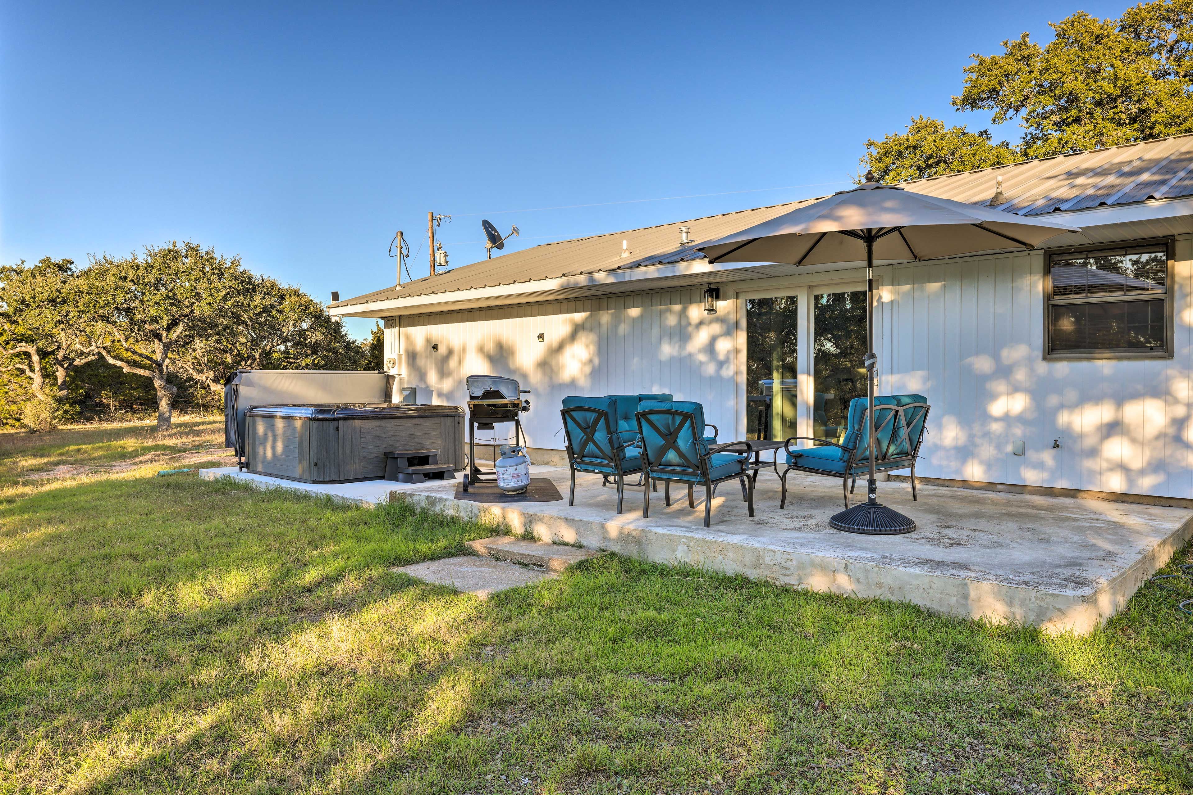 Backyard | Furnished Patio