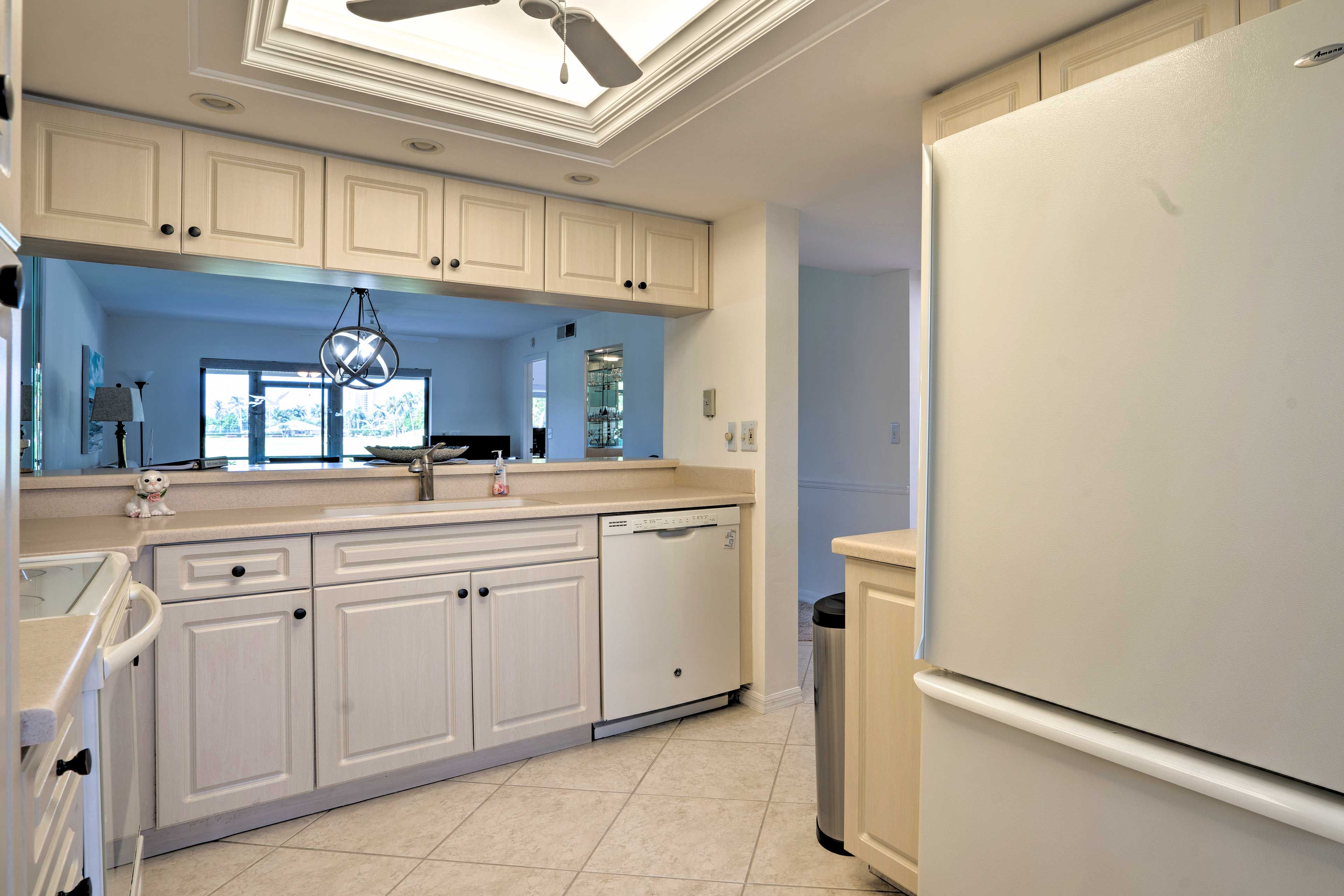 Fully Equipped Kitchen | Cooking Basics | Complimentary Spices | Coffee Maker