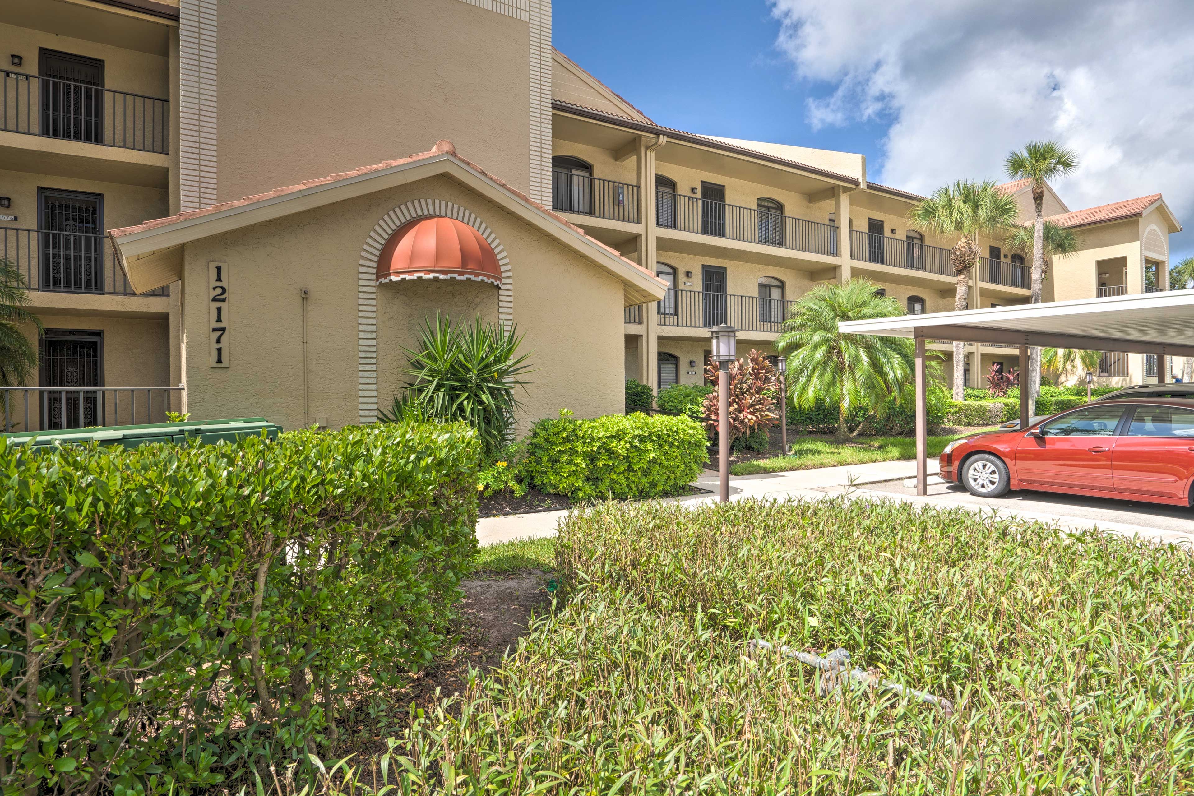Kelly Greens Country Club and Golf Course Community Amenities | Fee Required