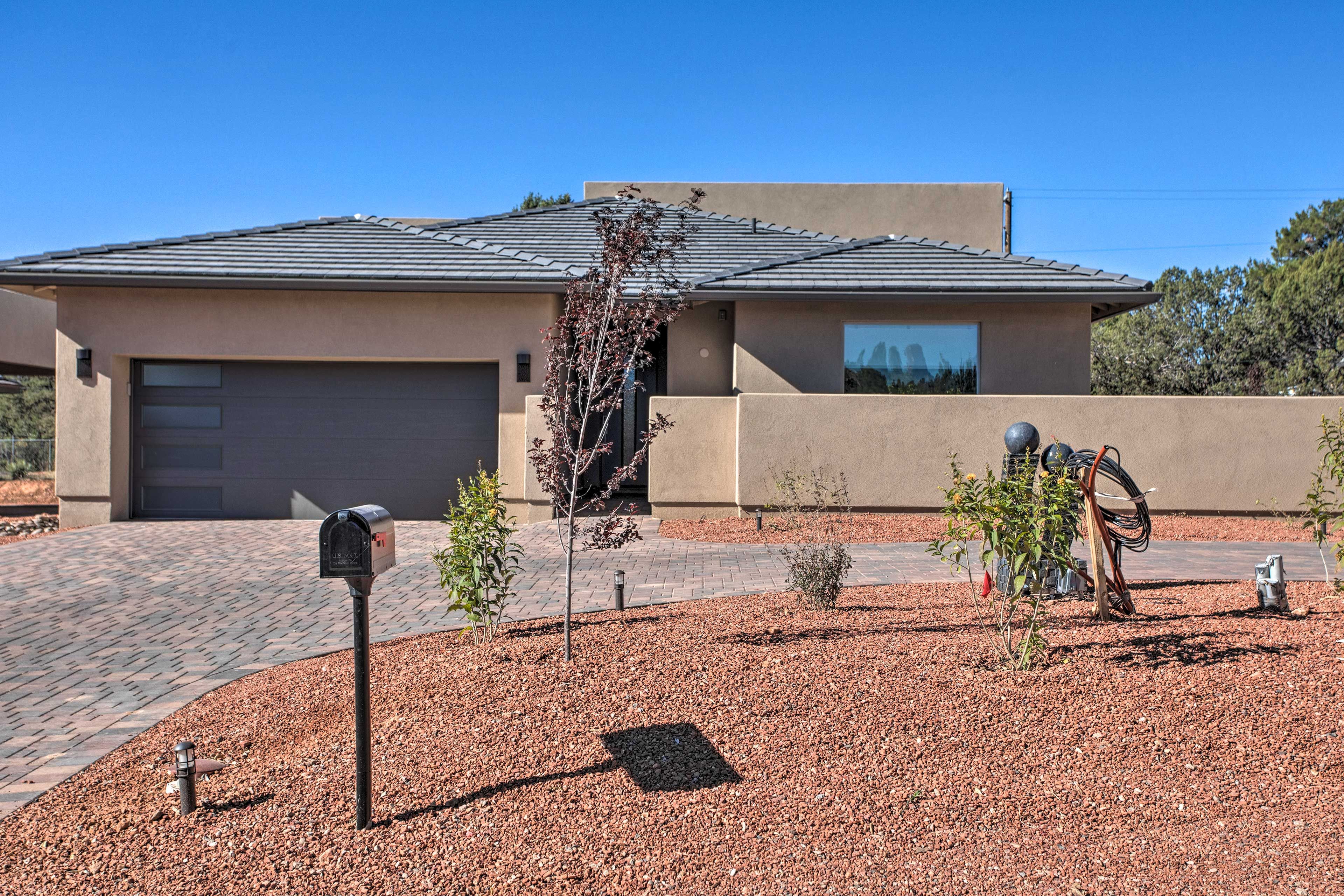 Exterior | 2 Exterior Security Cameras (Front Entrance & Observatory Deck)