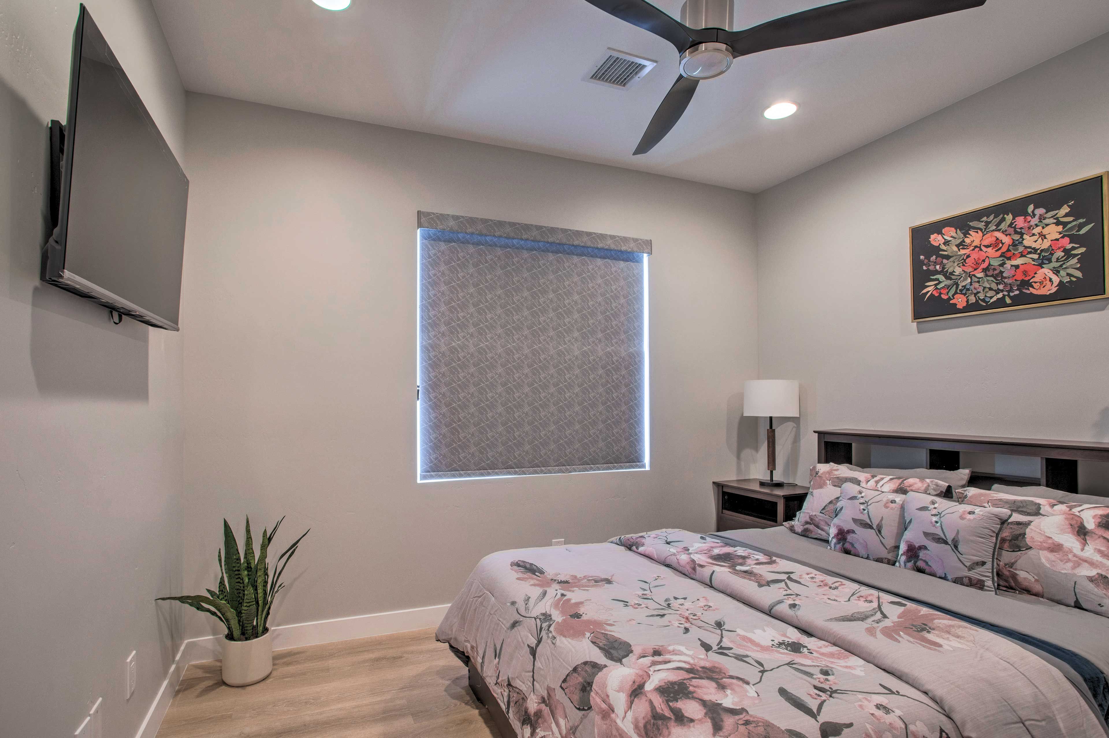 Bedroom 4 | Queen Bed