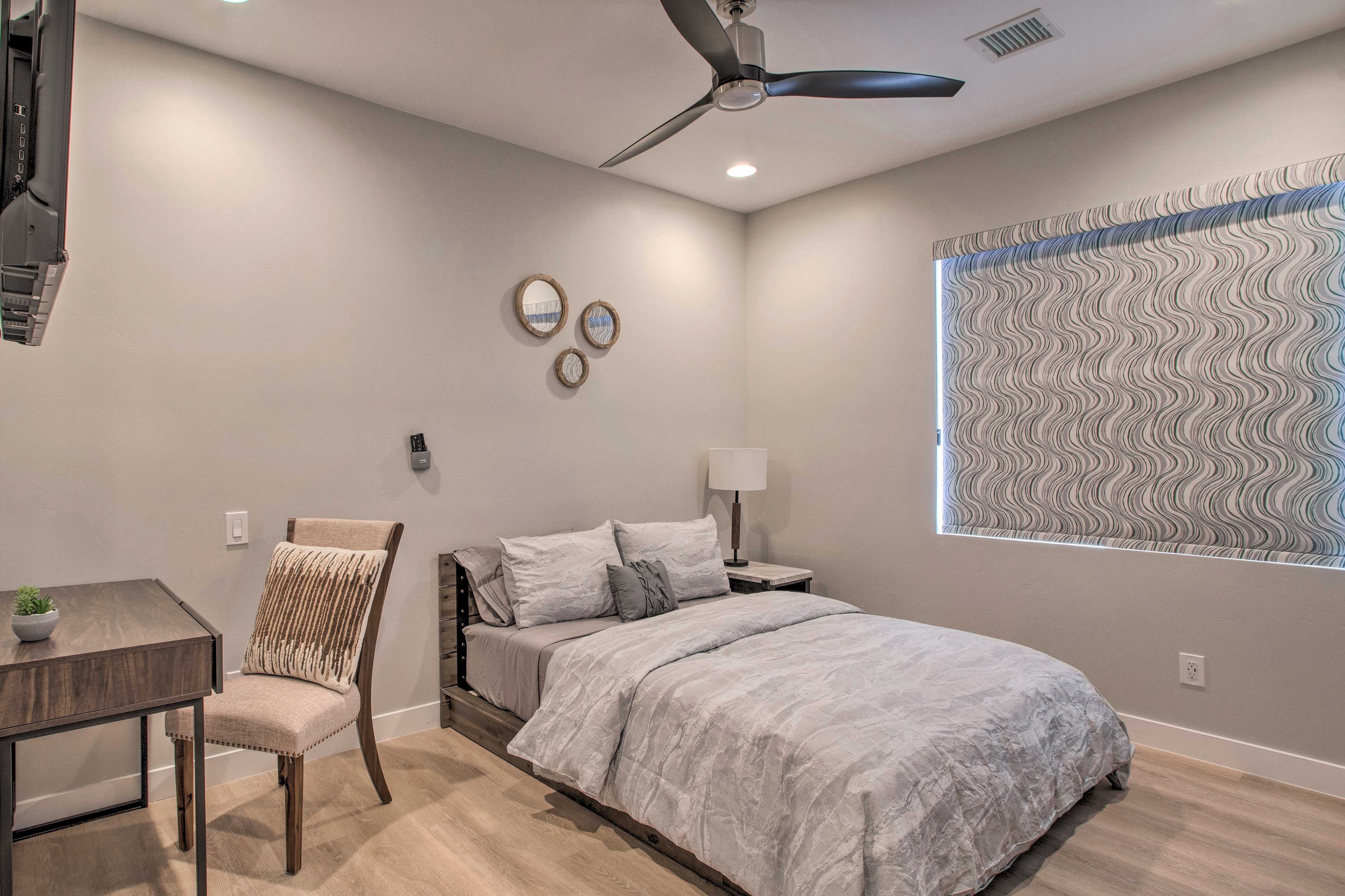 Bedroom 3 | Queen Bed