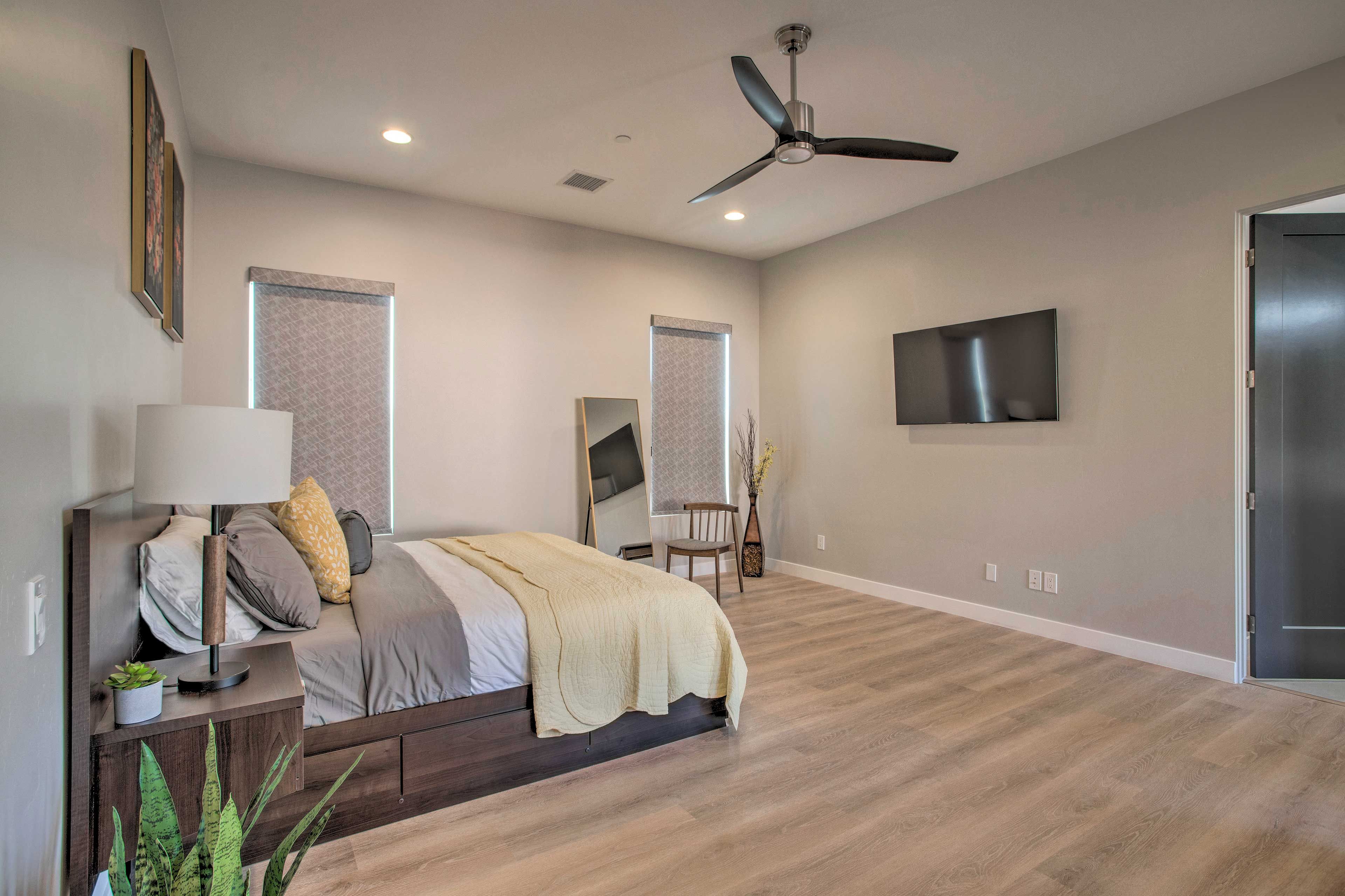 Bedroom 1 | Smart TV