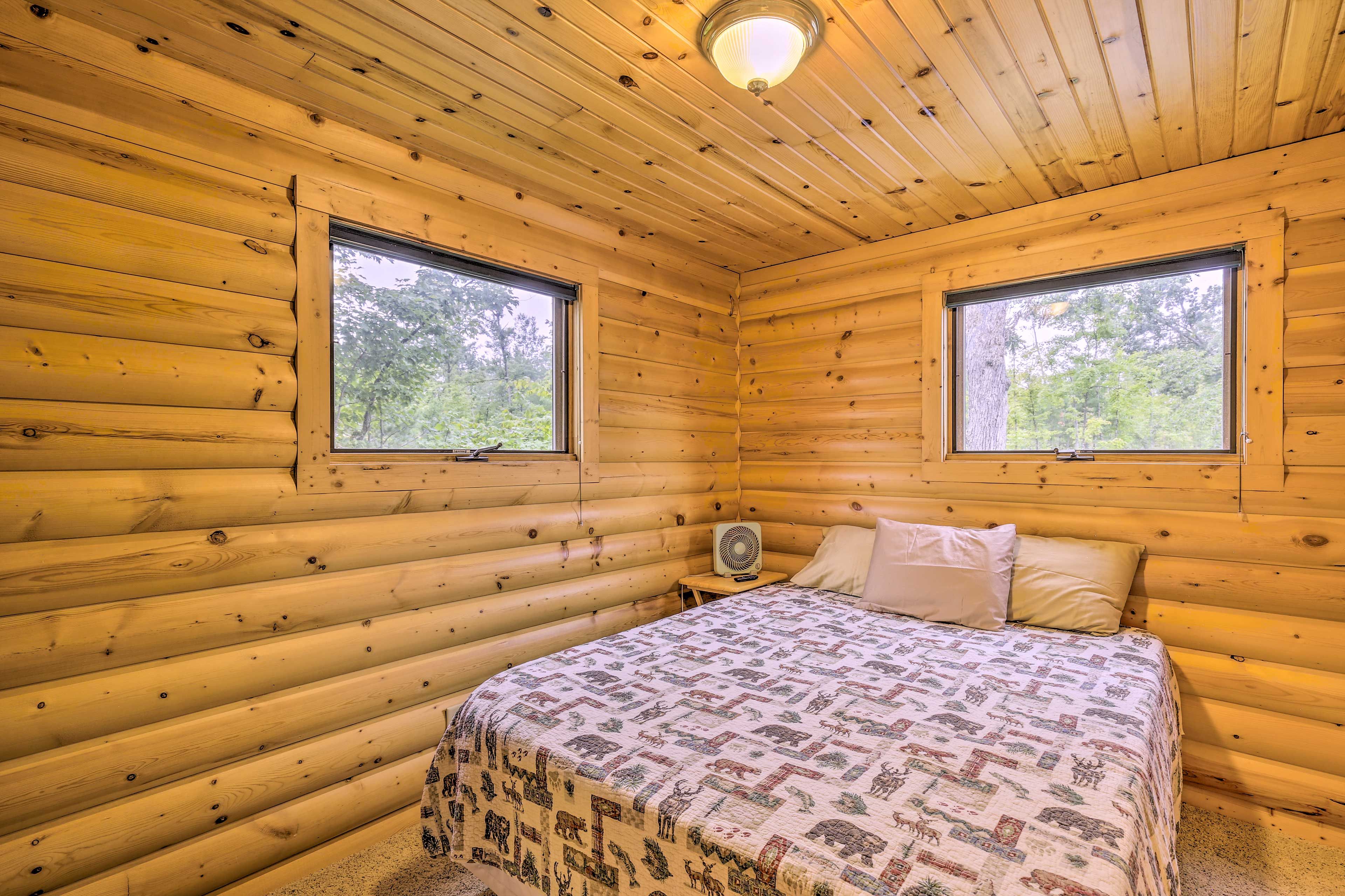 Bedroom 1 | Main Level | Queen Bed