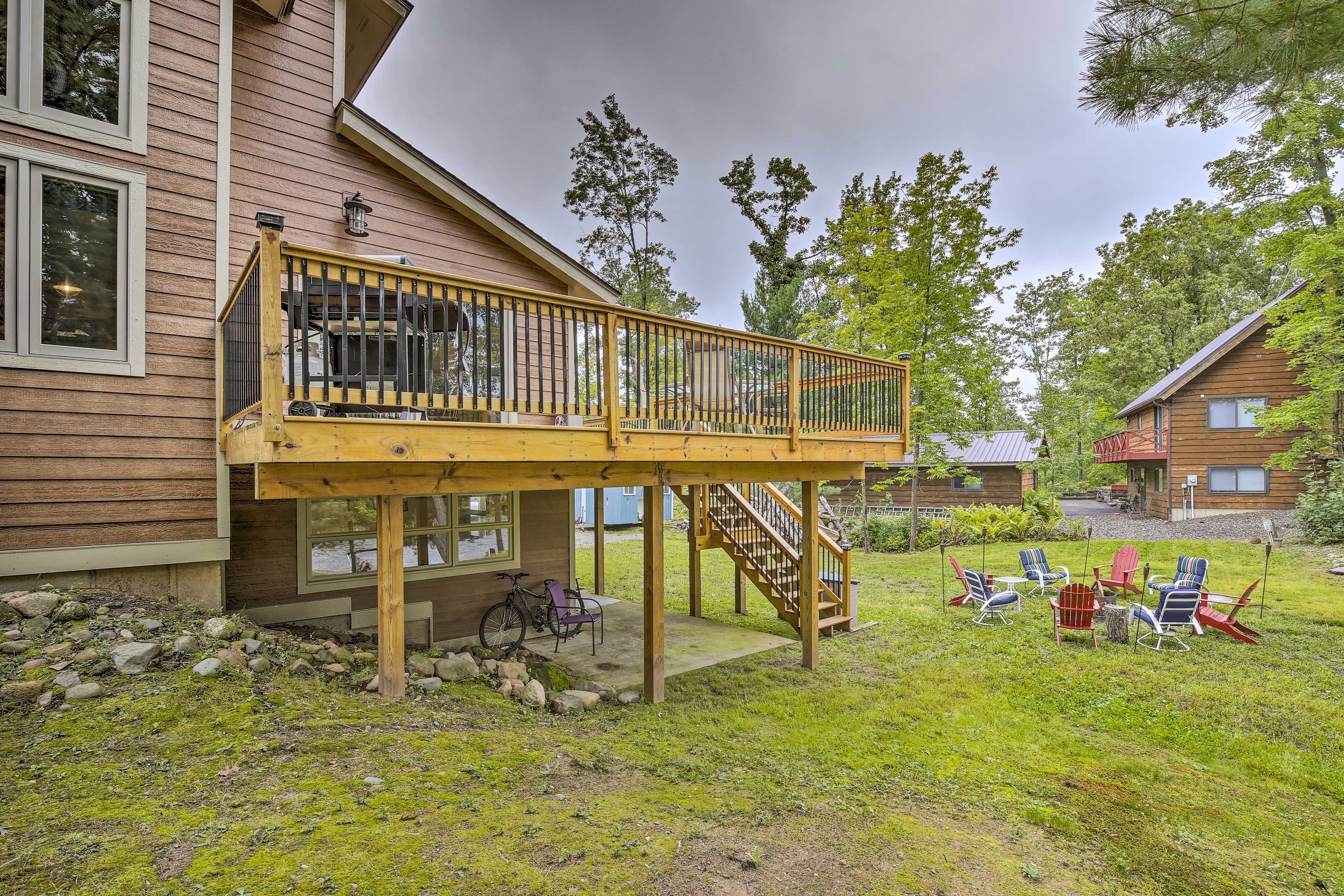 Cabin Exterior | Fire Pit | Firewood Provided