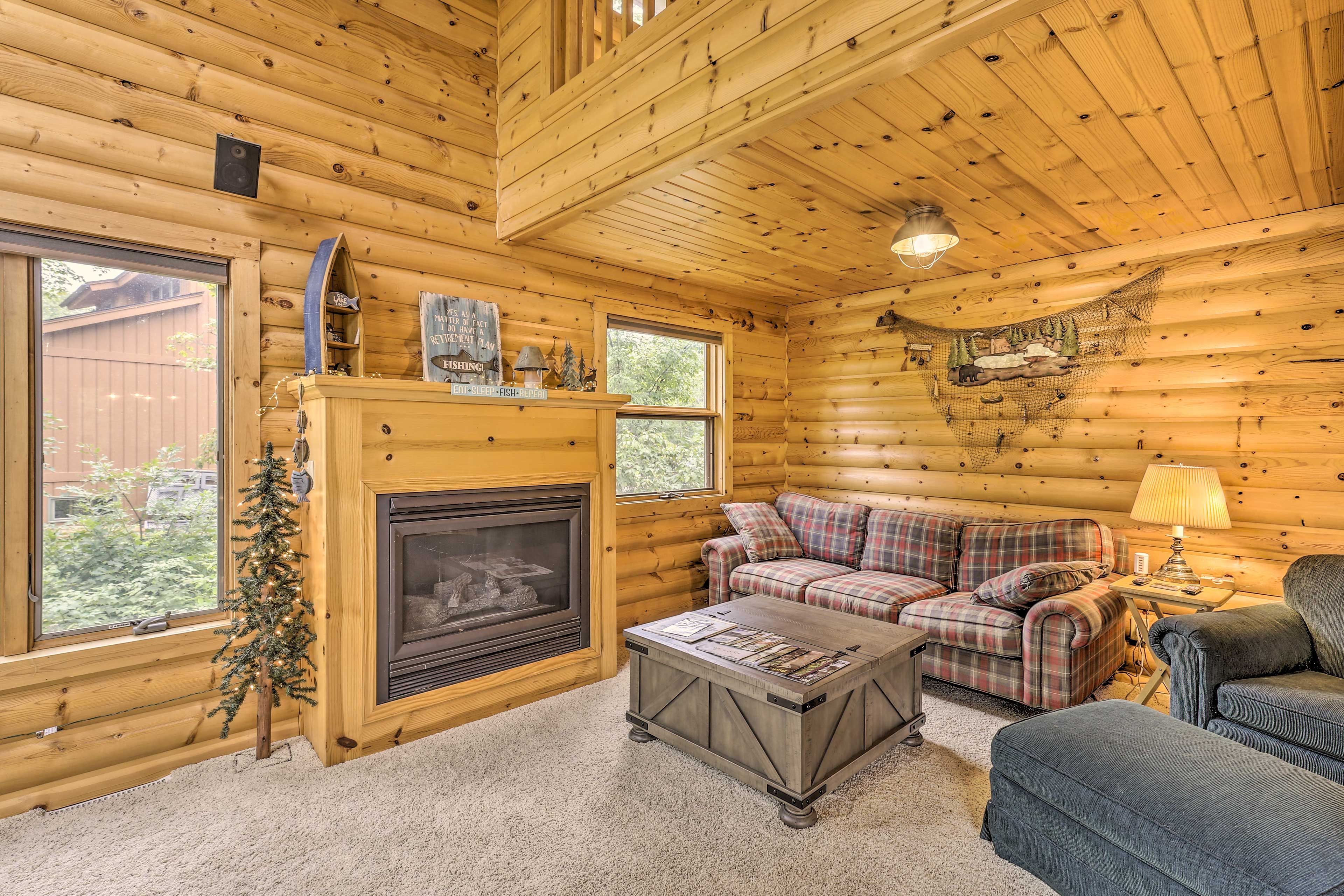 Living Area | Gas Fireplace