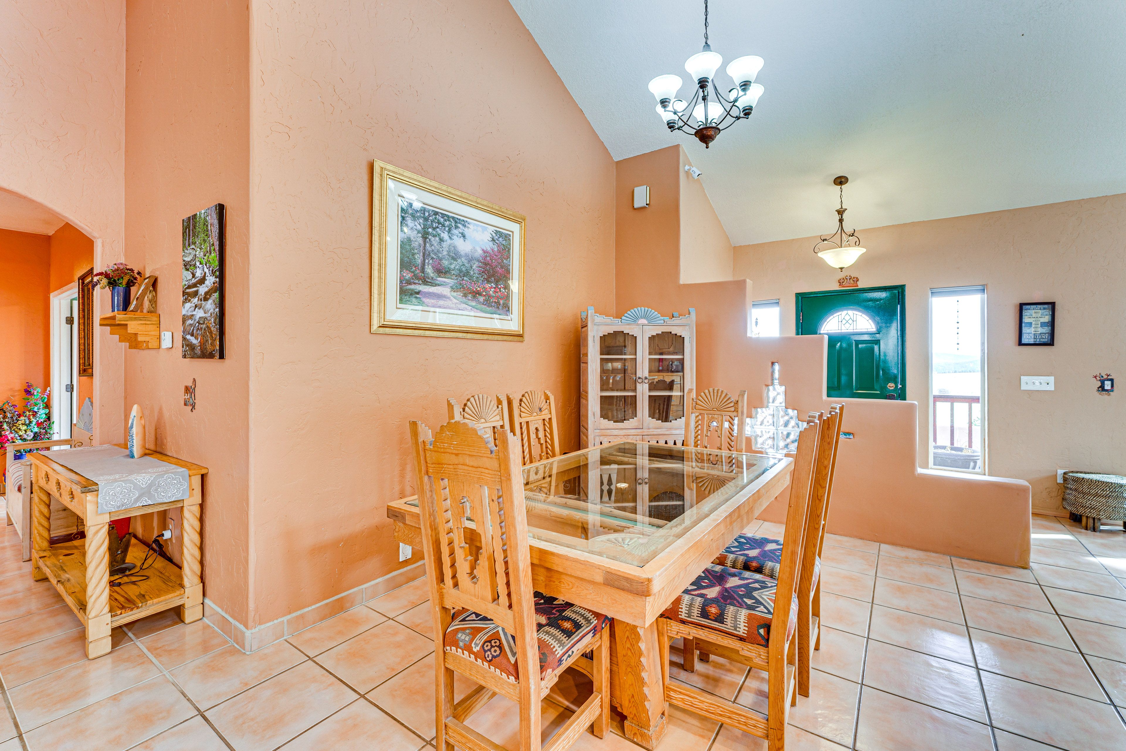 Dining Area | Dishware/Flatware