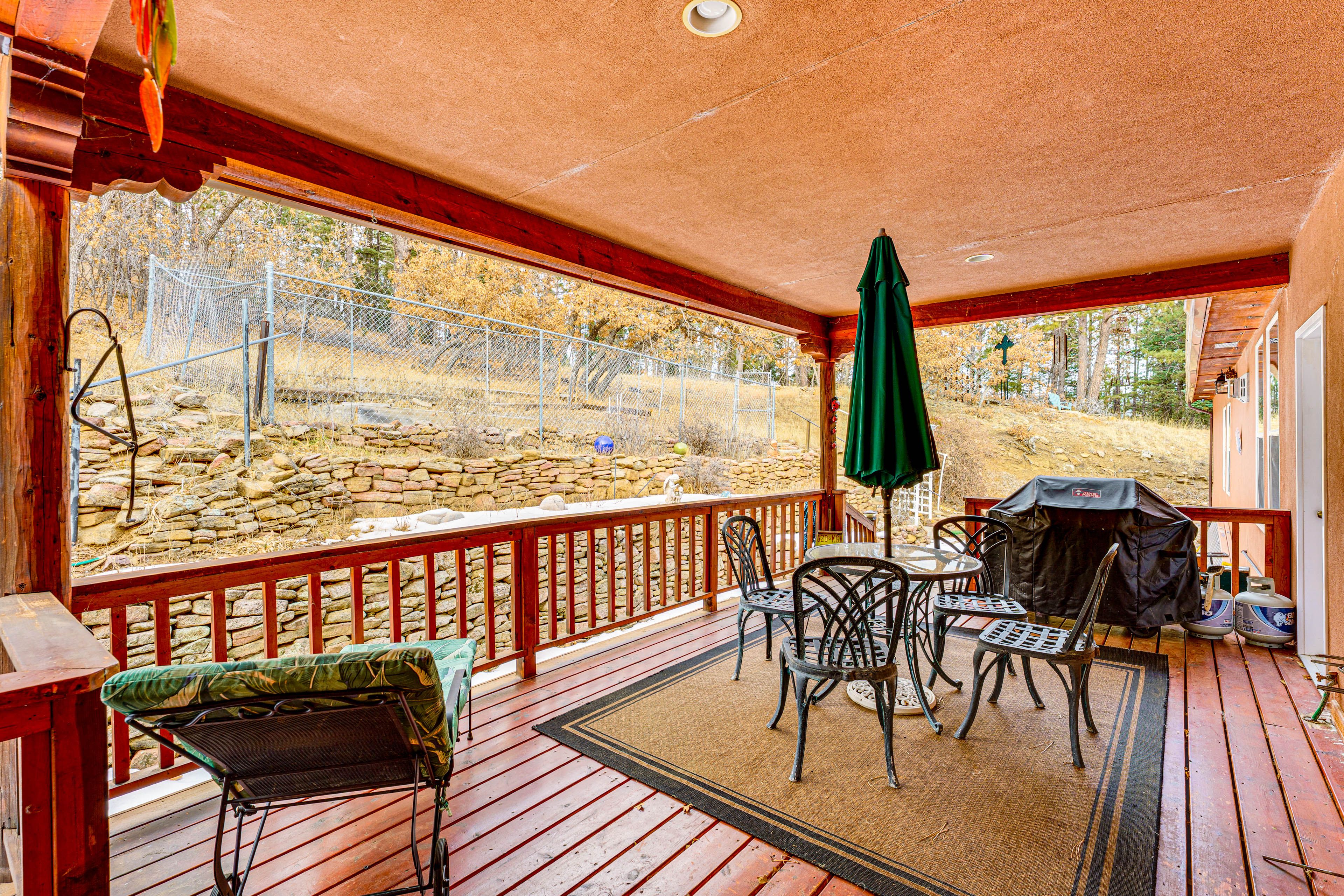 Taos Vacation Rental | 3BR | 3.5BA | 2,600 Sq Ft | 5 Steps Required
