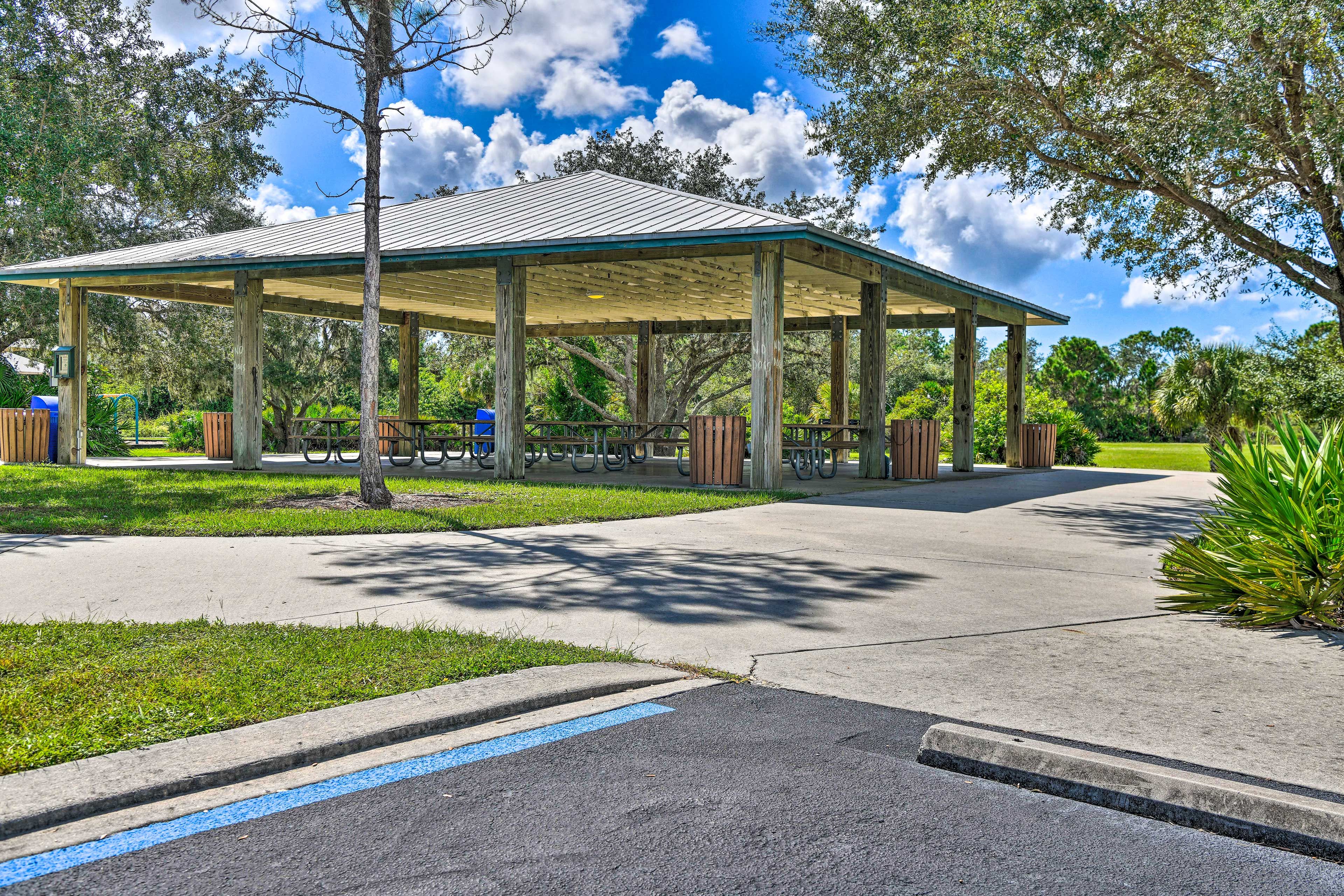 Rotunda West Amenities | ~1 Mi Drive
