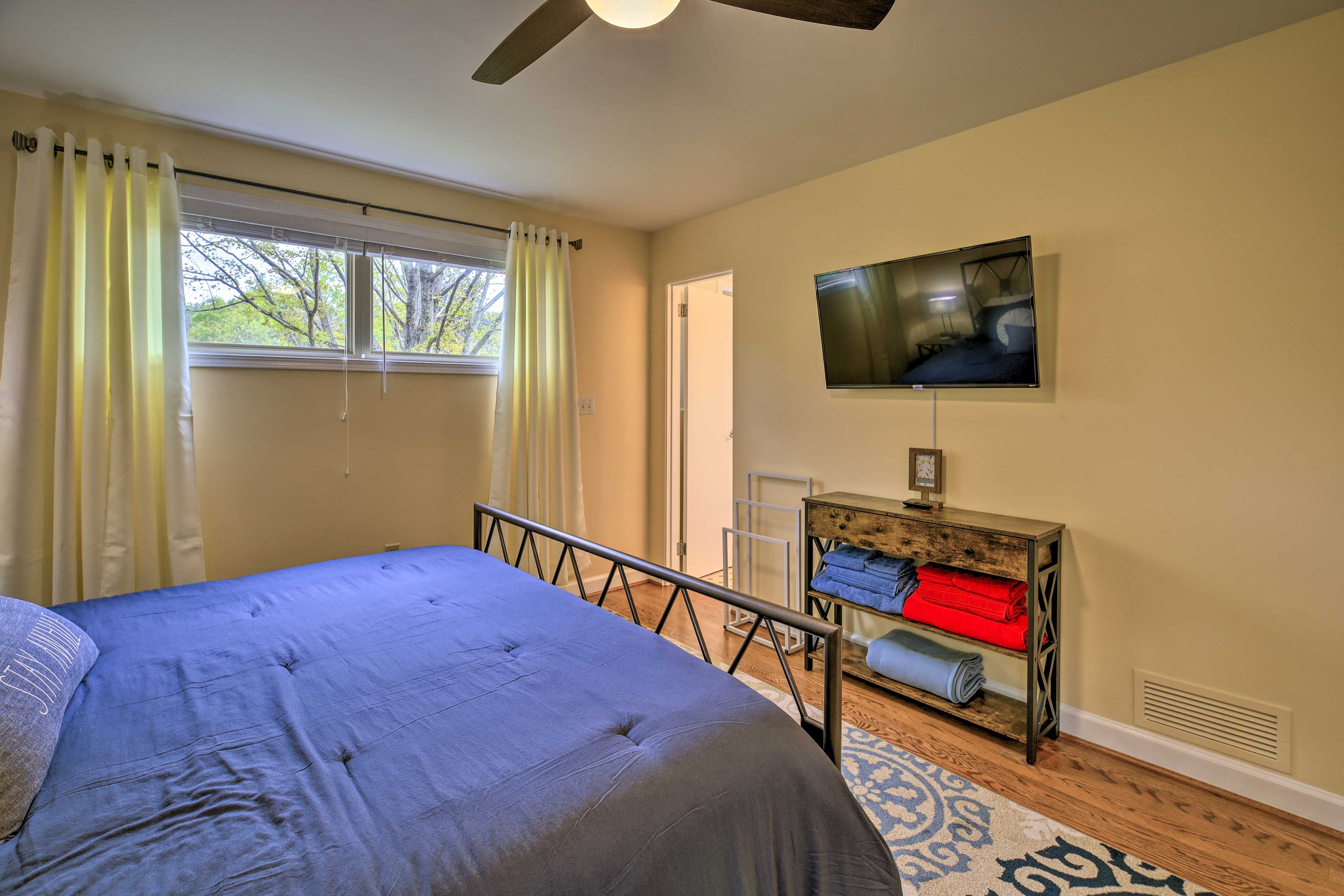 Bedroom 2 | Smart TV | En-Suite Bathroom