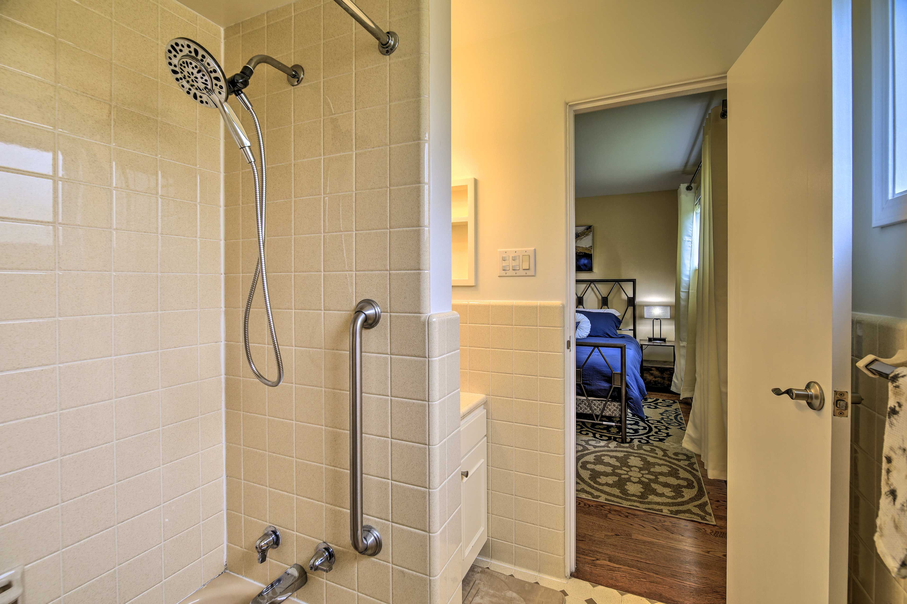 En-Suite Bathroom | Grab Rails in Shower