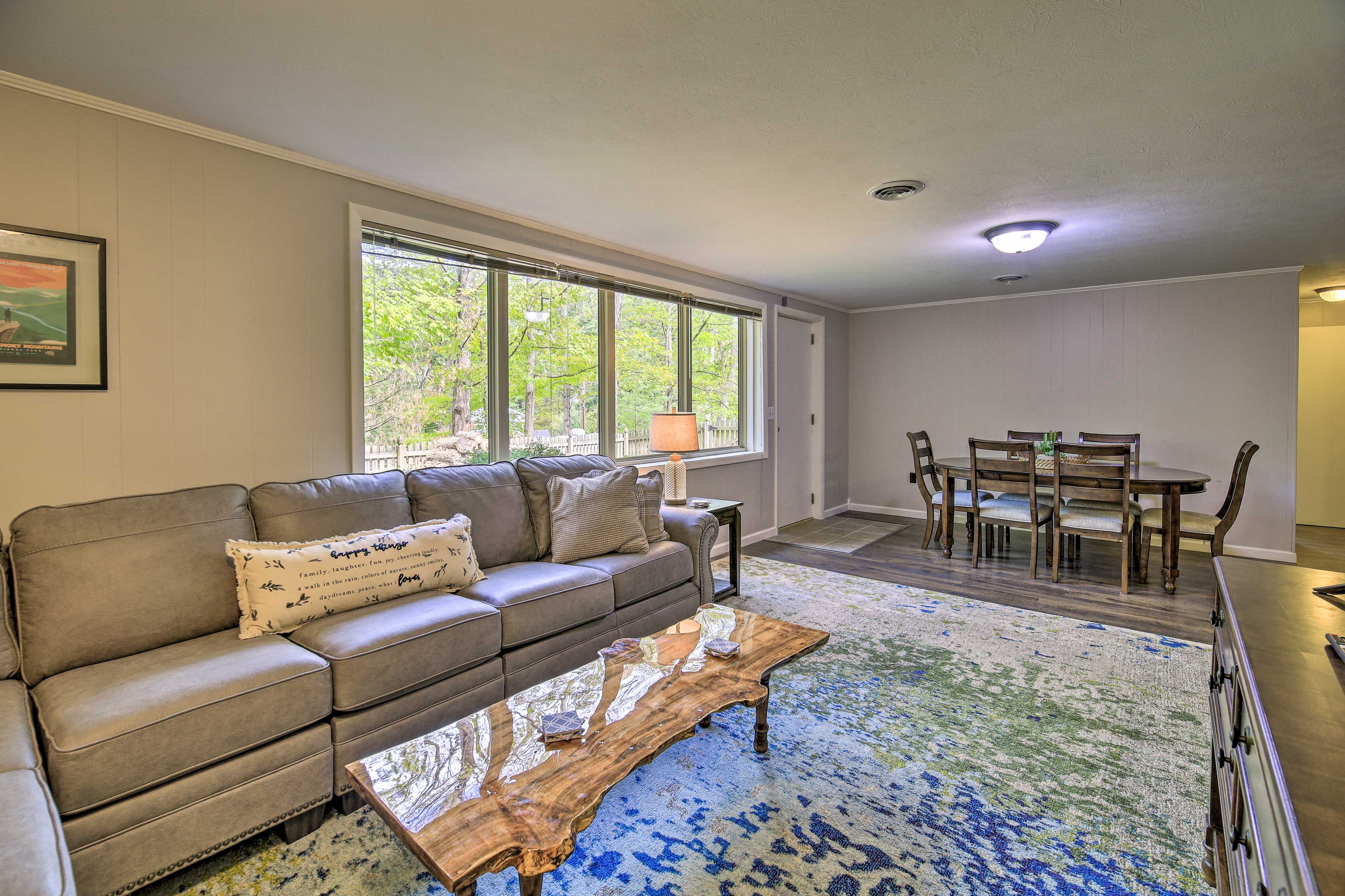 Living Area | Sectional Sofa