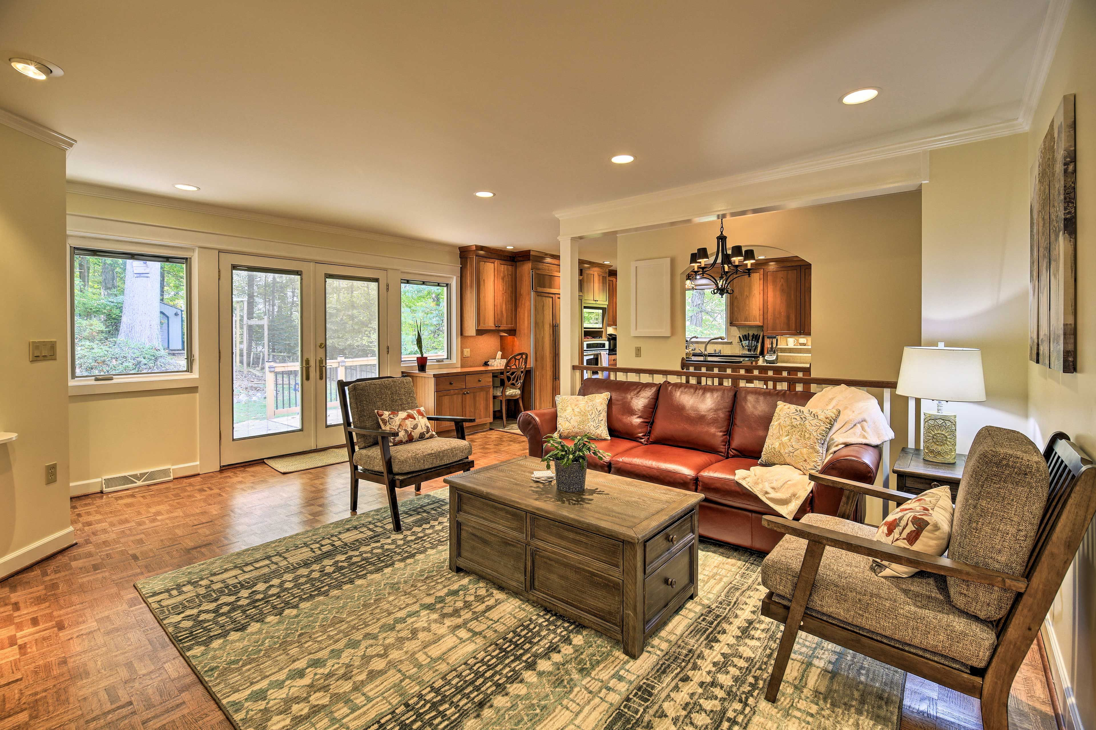 Living Room | Main Level