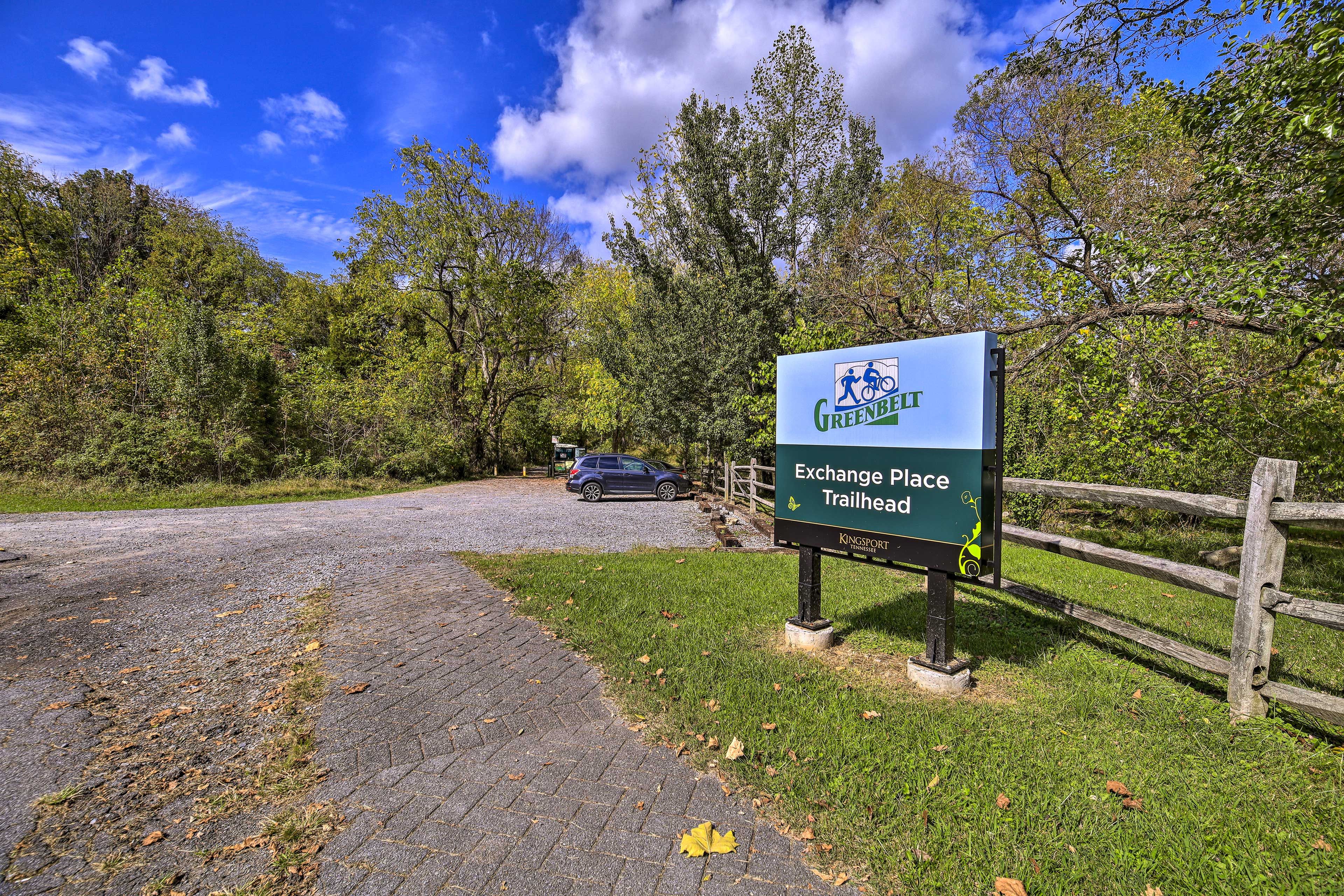Greenbelt Trailhead | Walking Distance