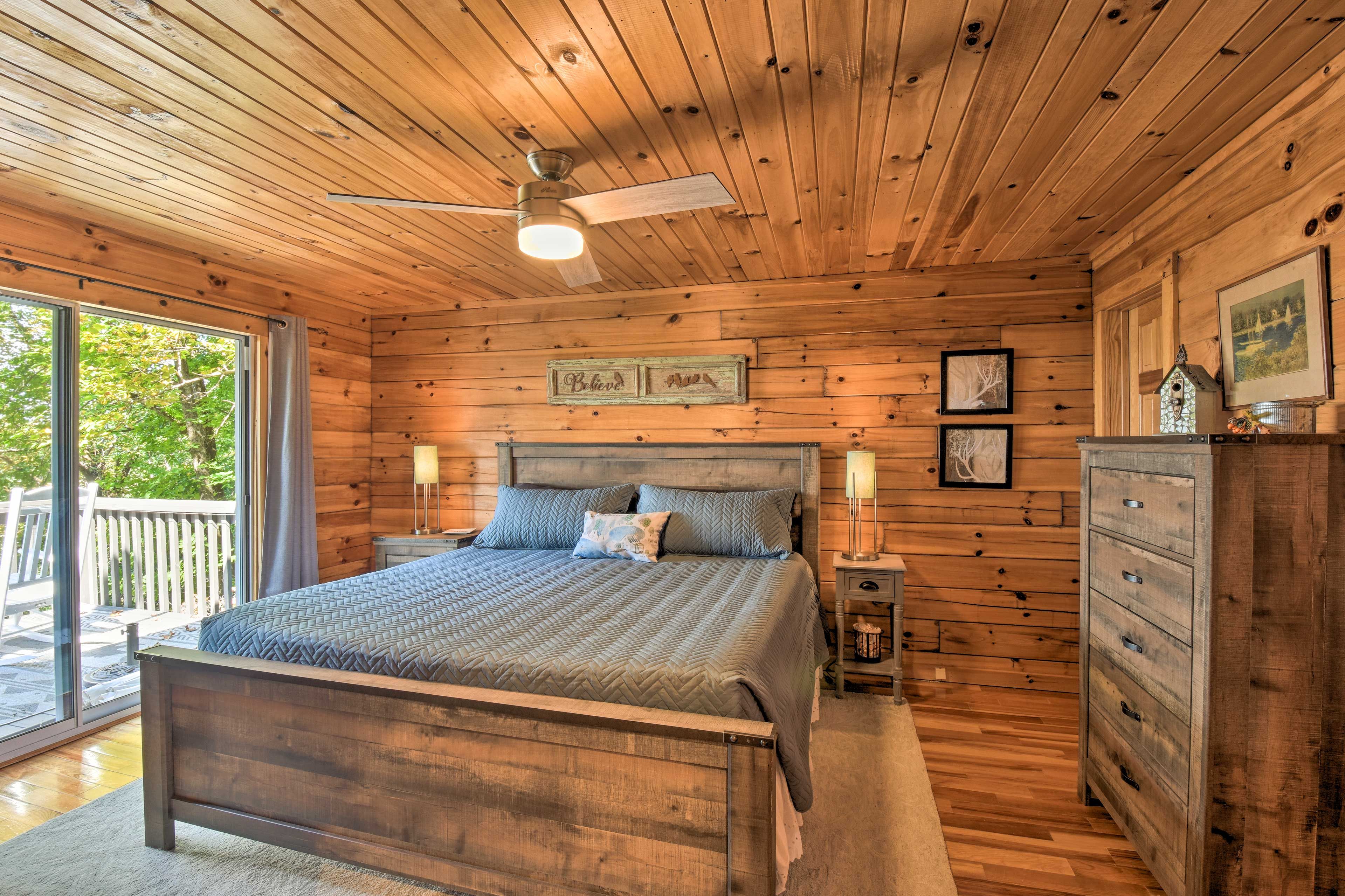 Bedroom 1 | King Bed | Linens Provided