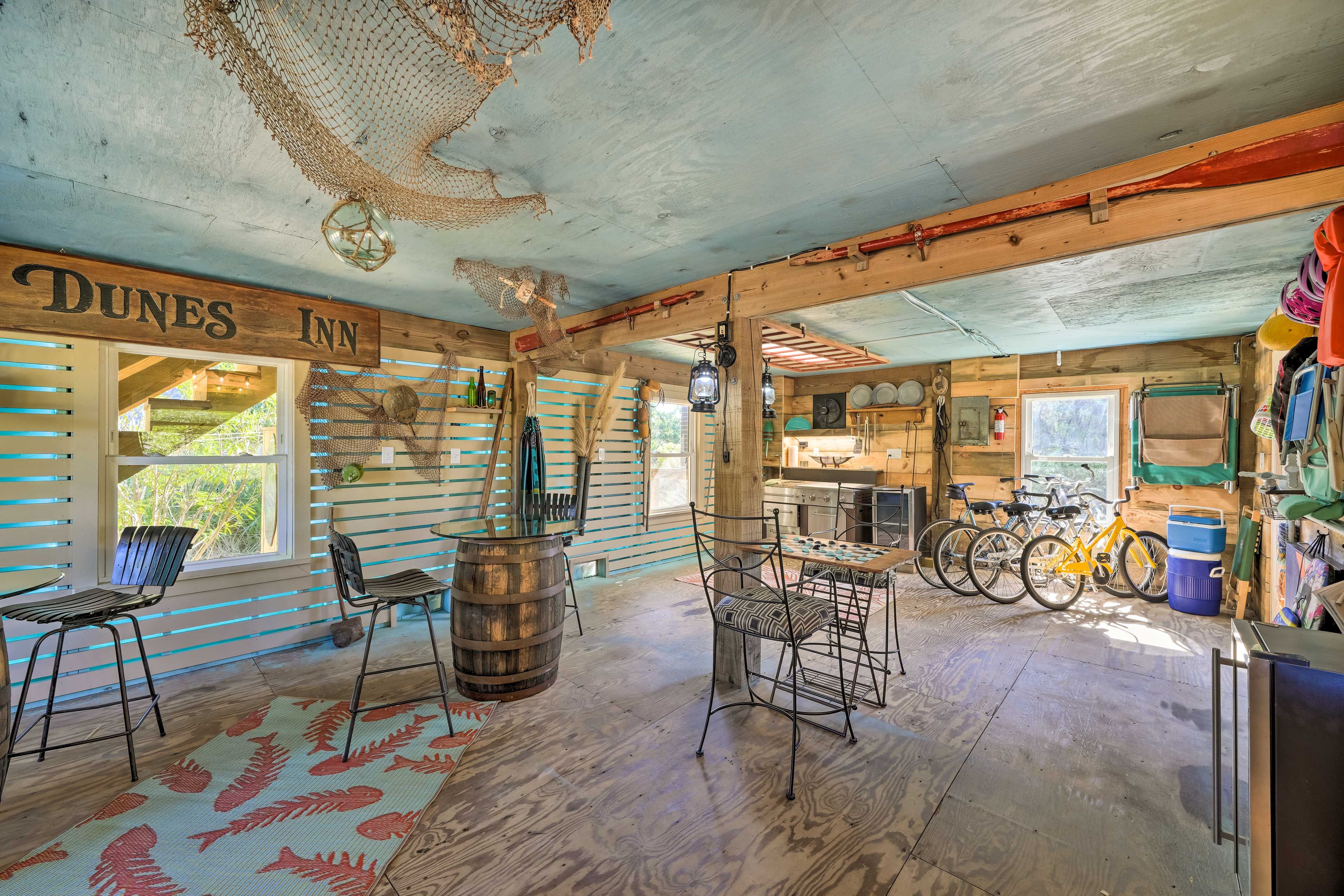 Storage Room | Board Games | 4 Bicycles | Beach Chairs