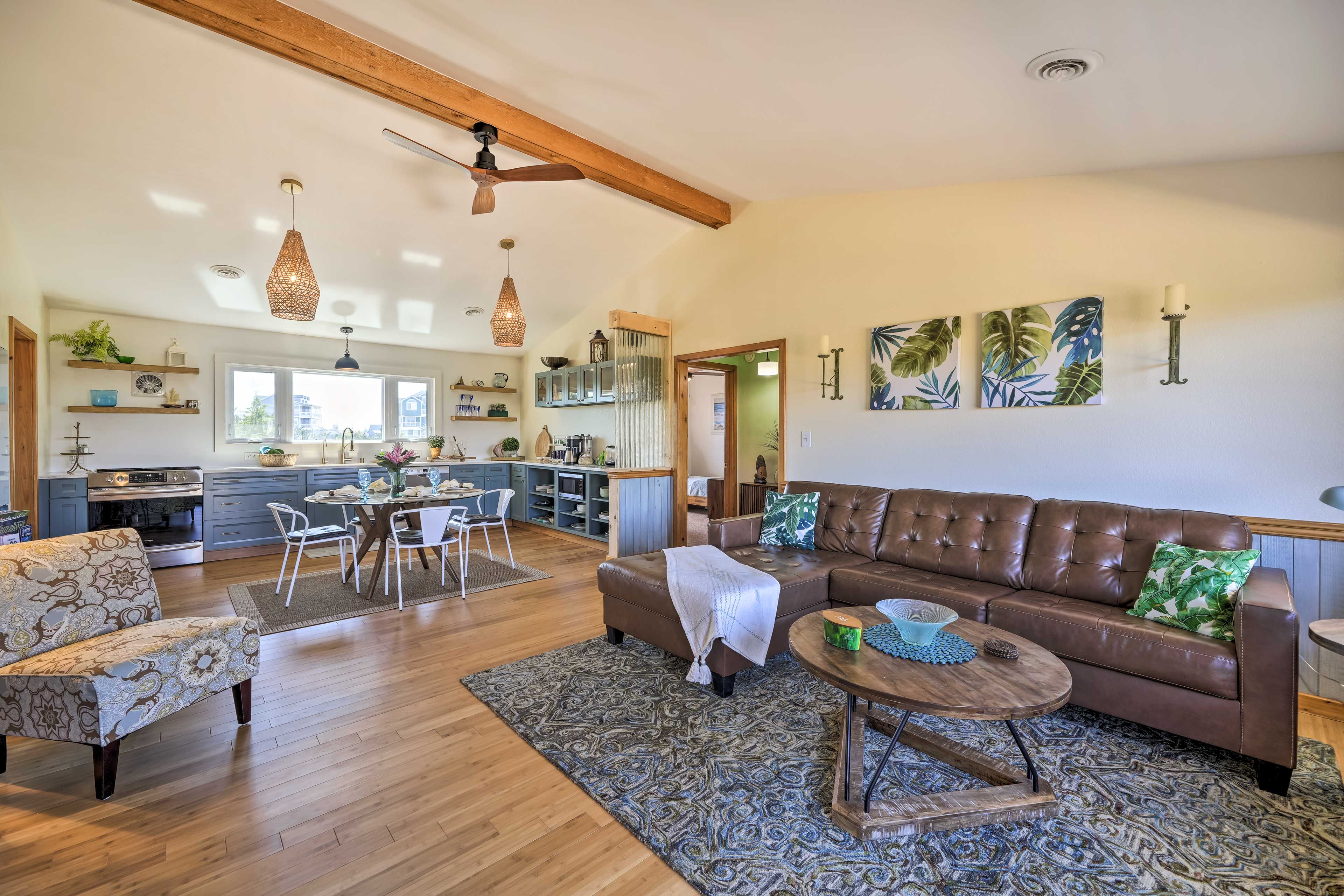 Living Room | Keyless Entry | Walk to Local Restaurants & Beachwear Shops